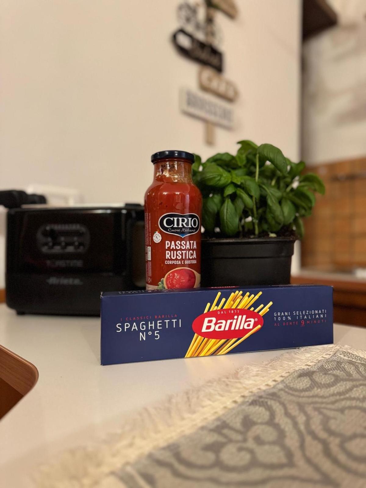 Welcoming Vatican Garden Home - with Hot Hub