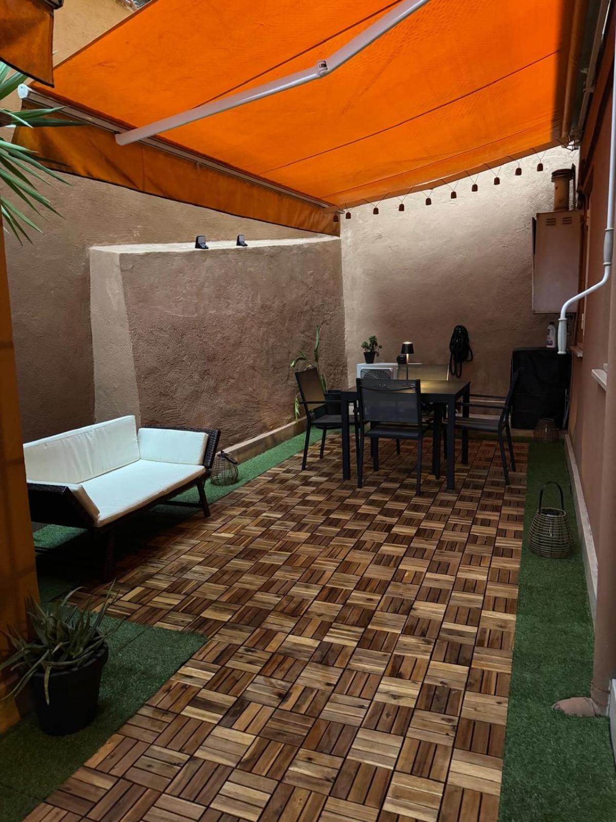 Welcoming Vatican Garden Home - with Hot Hub
