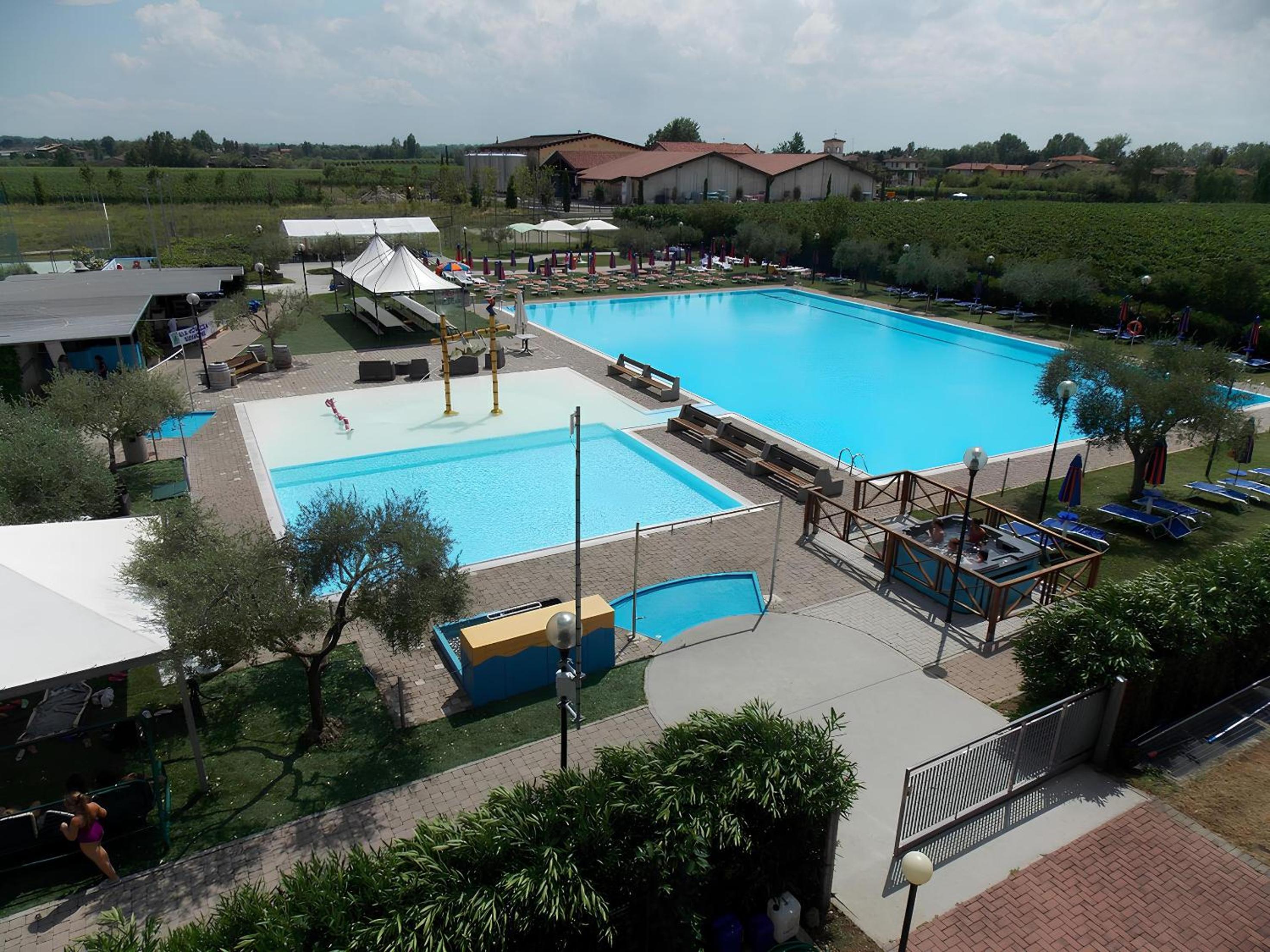 Pegaso Apt - Oasi con Giardino Privato a Sirmione