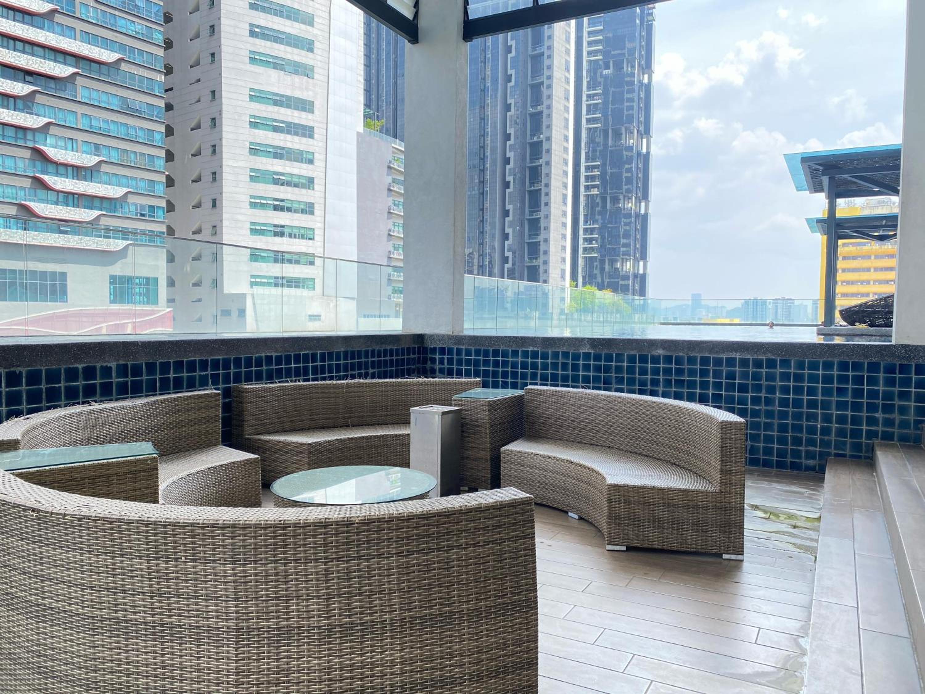 Reizz by Aayu Residences - 10mins to KLCC, 2 mins to Gleneagles Hospital