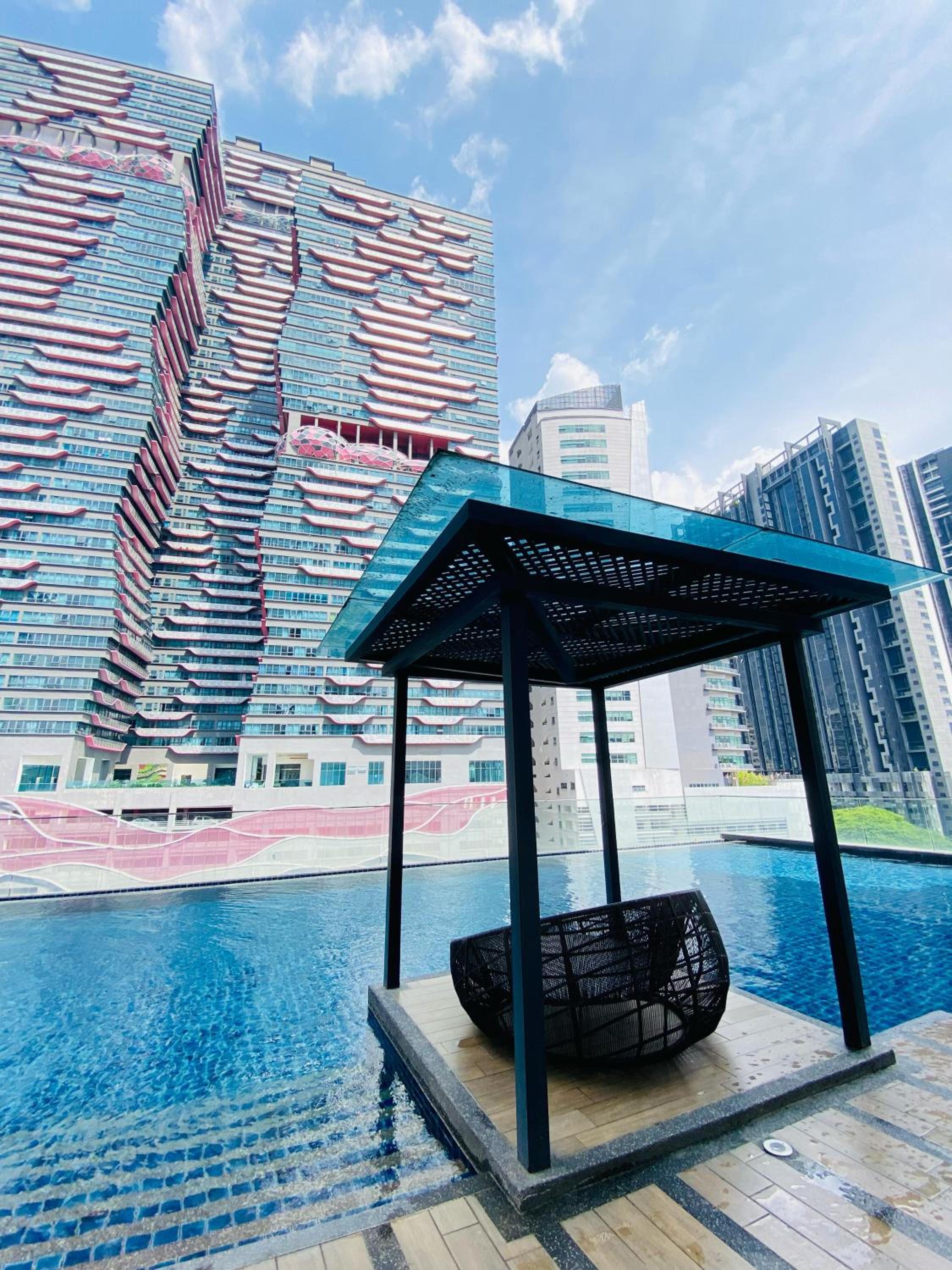 Reizz by Aayu Residences - 10mins to KLCC, 2 mins to Gleneagles Hospital