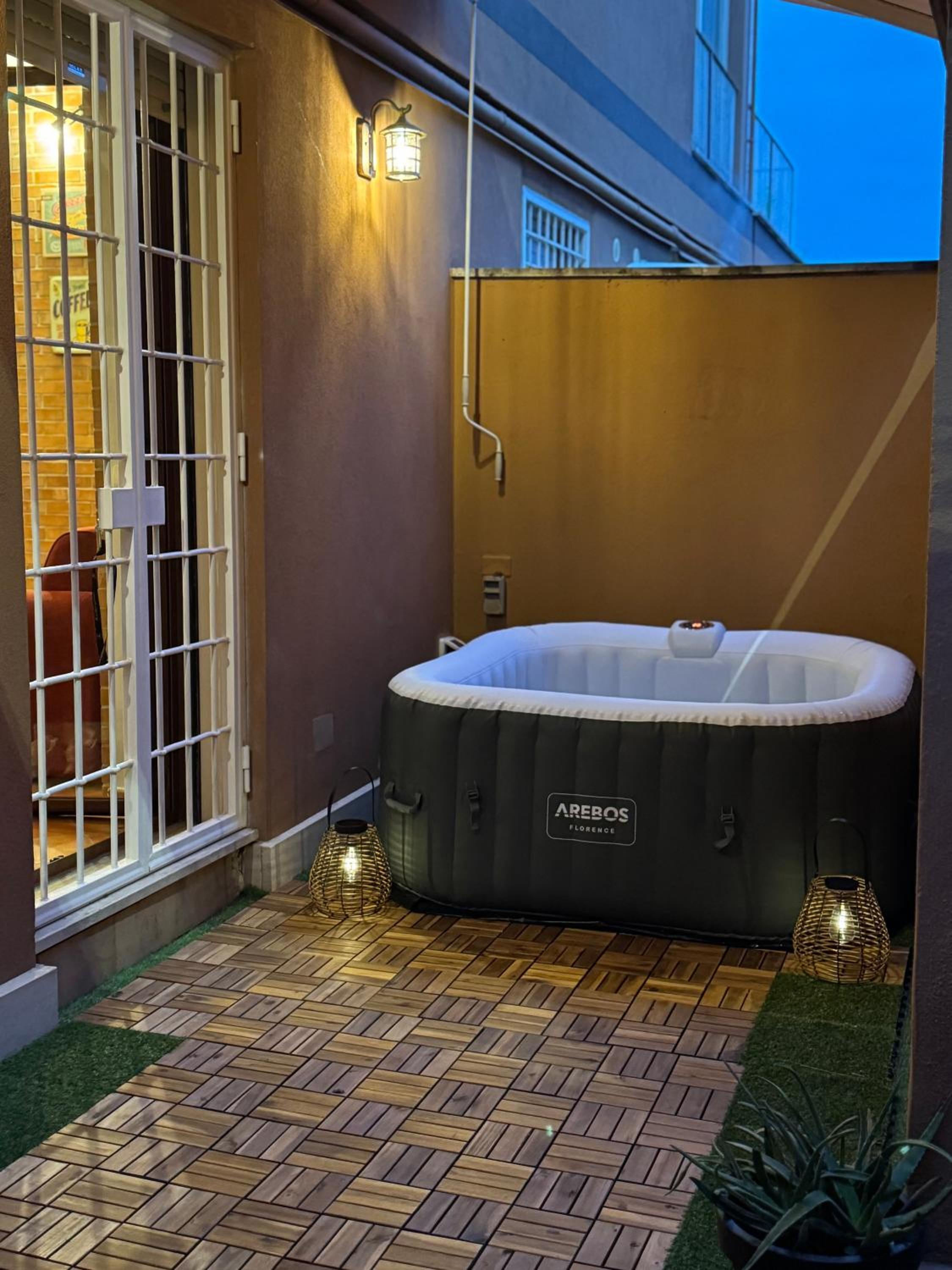 Welcoming Vatican Garden Home - with Hot Hub