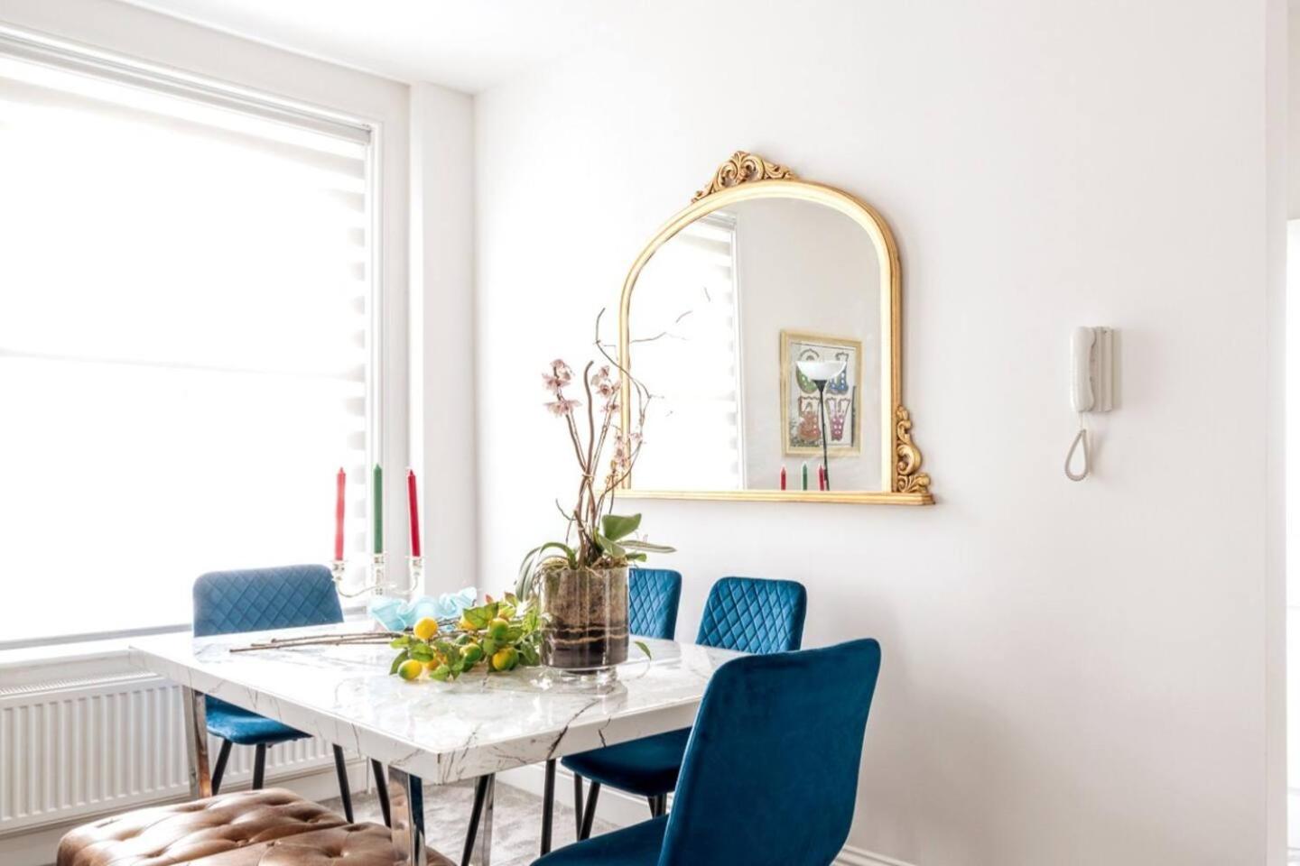 Niru Experience Pearl of Ifield Road 5BD 3BA