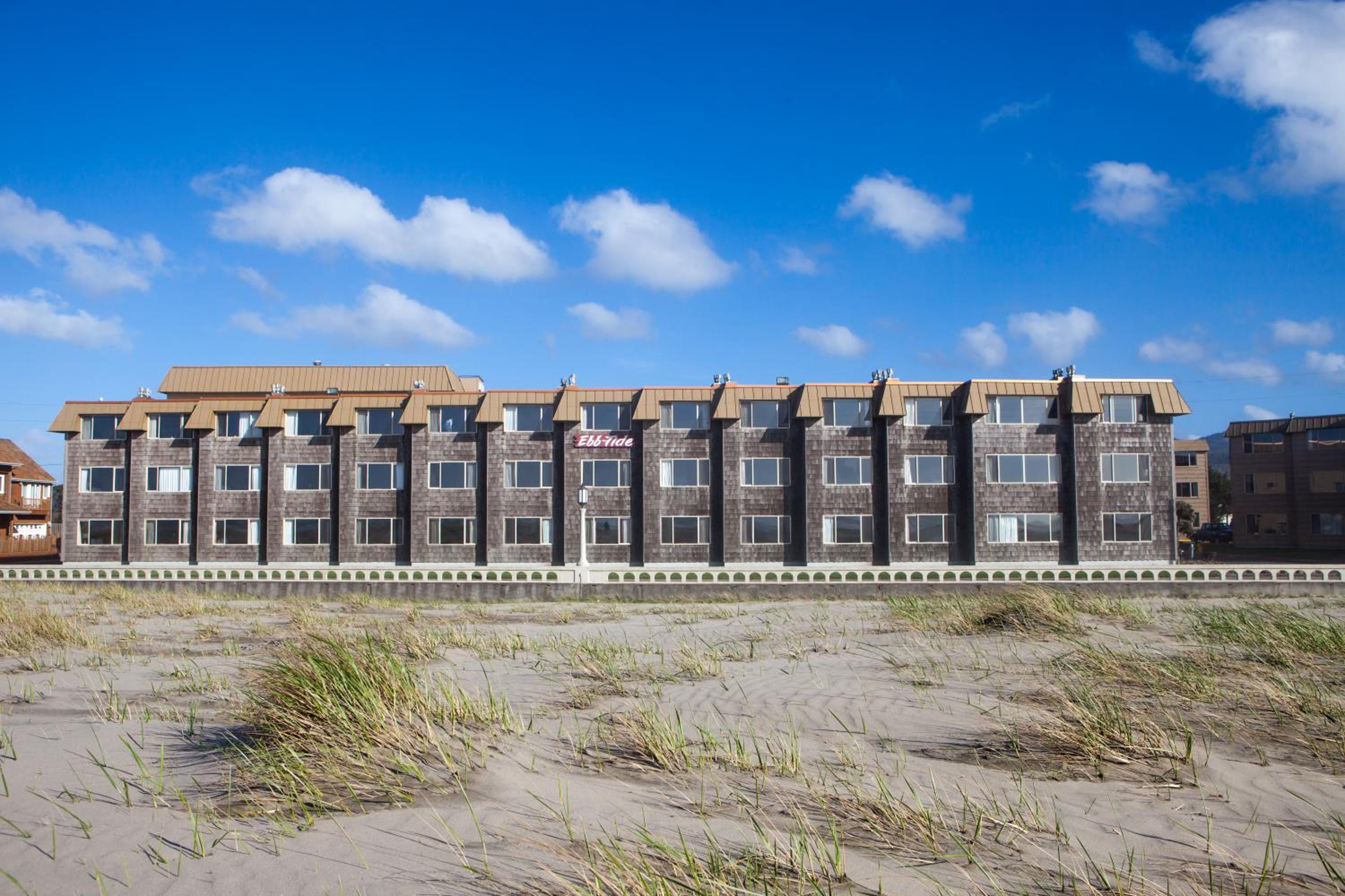Ebb Tide Oceanfront Inn