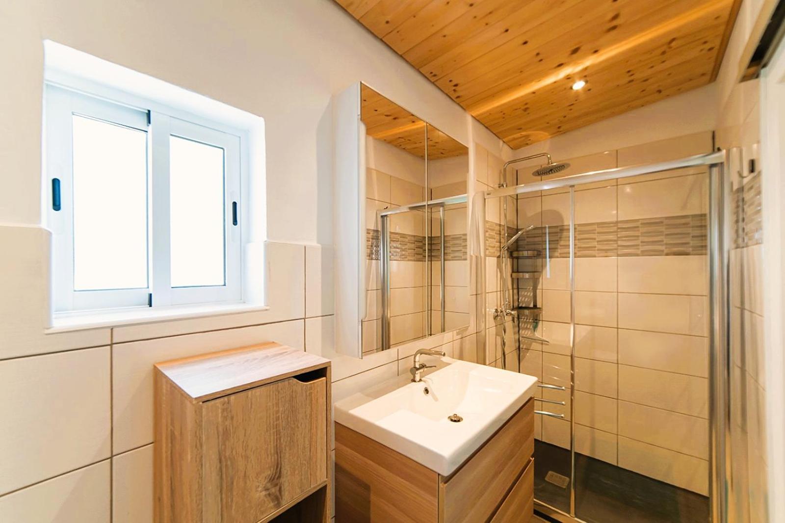 Tiny House MADORA - sea view - amazing garden - quiet location - Bodegas & hiking trails nearby