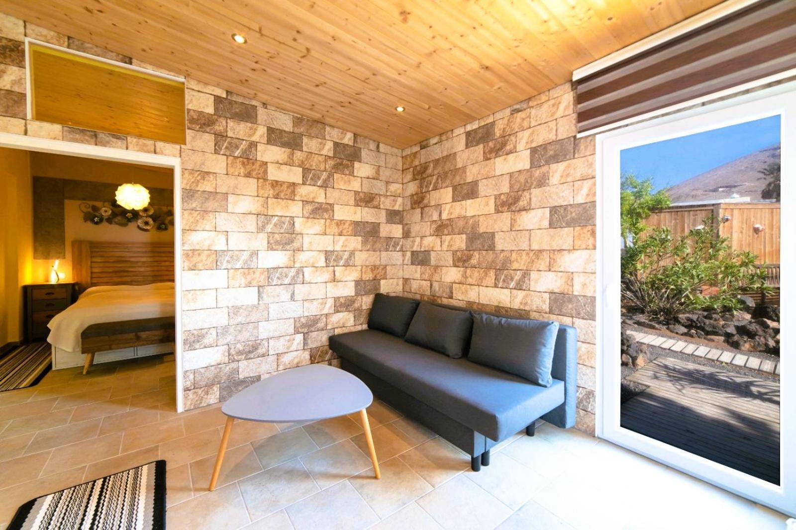 Tiny House MADORA - sea view - amazing garden - quiet location - Bodegas & hiking trails nearby