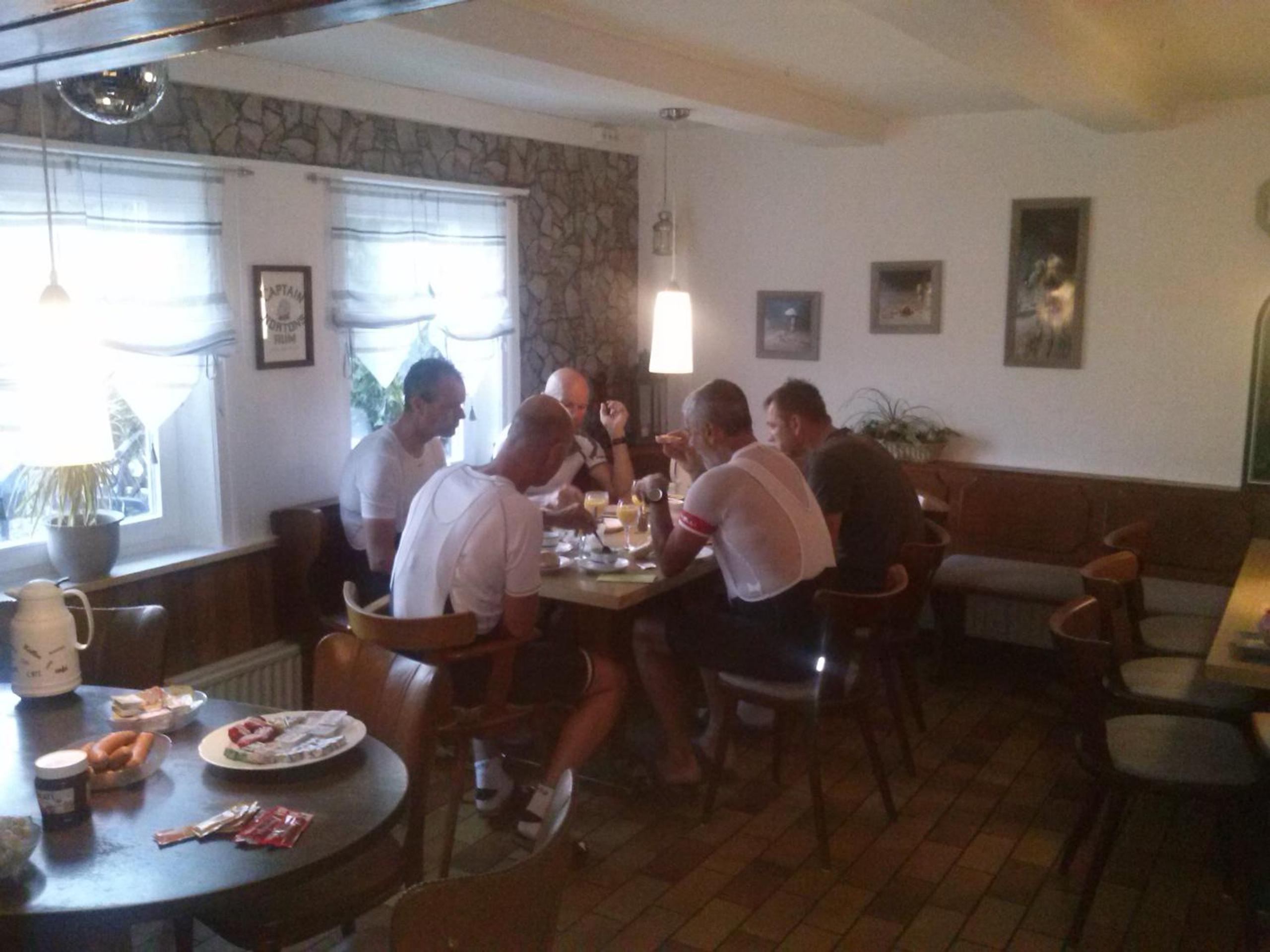 Photo 33