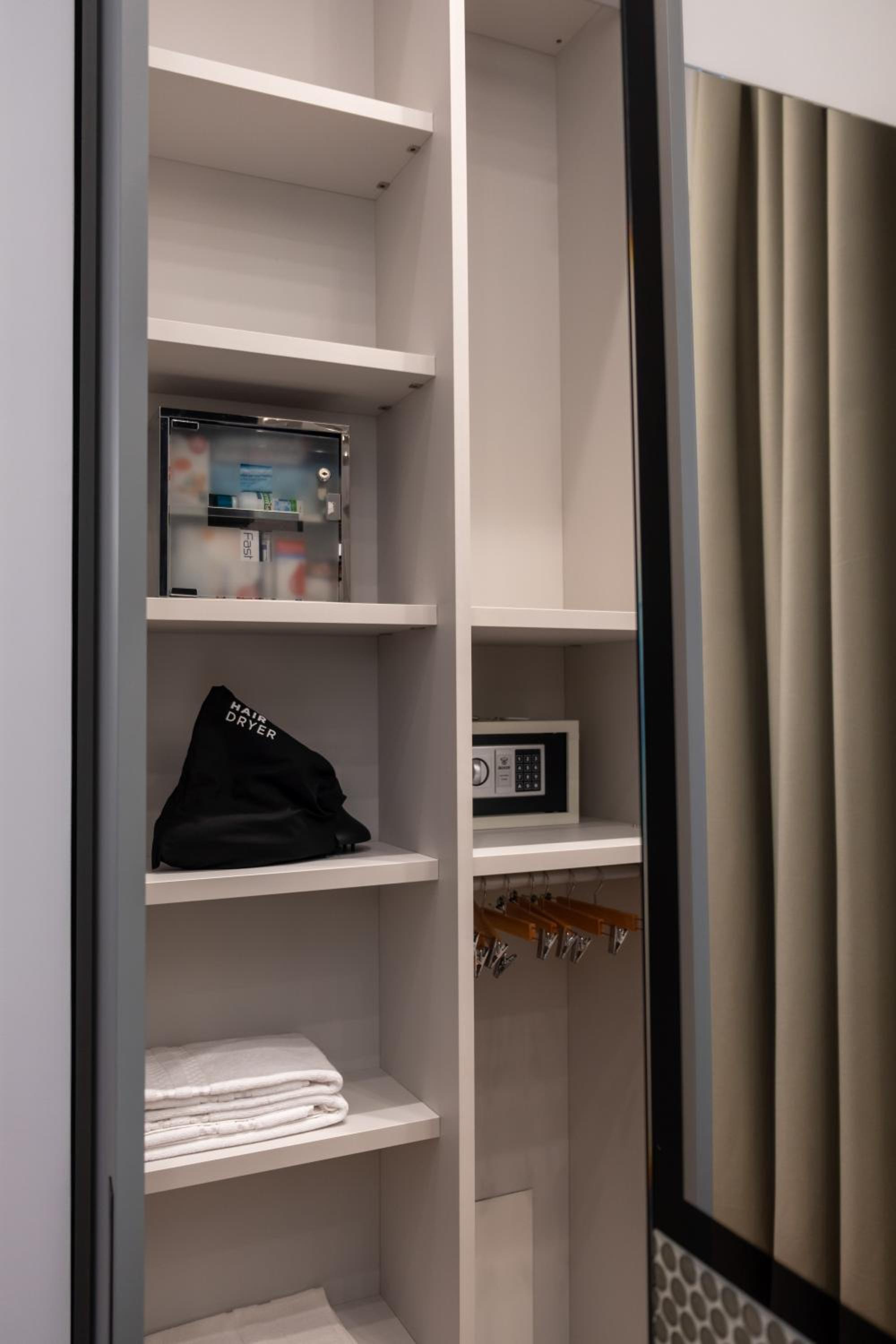 G Cave 125 Boutique Apartment