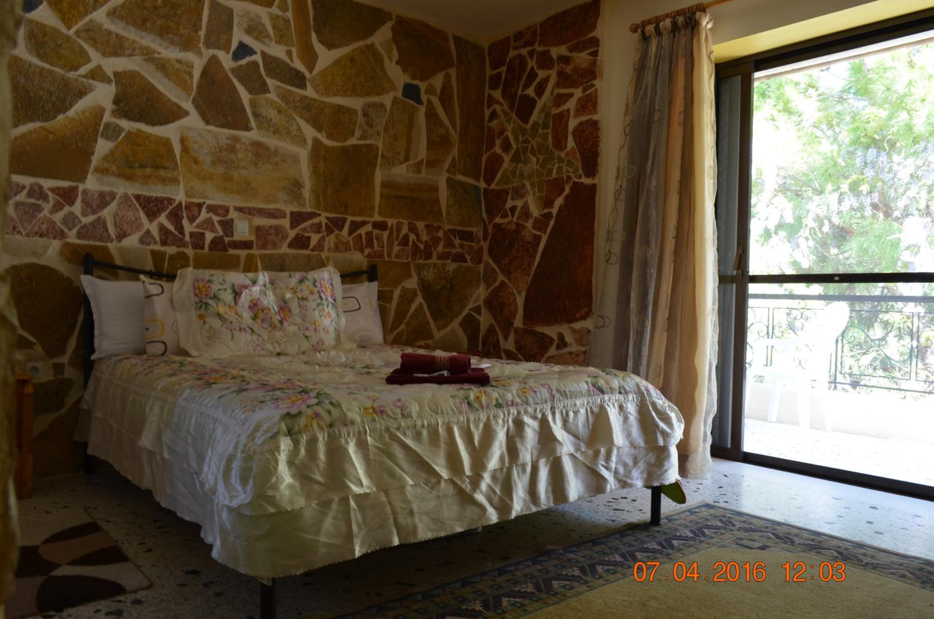 Apartments Zoumperi