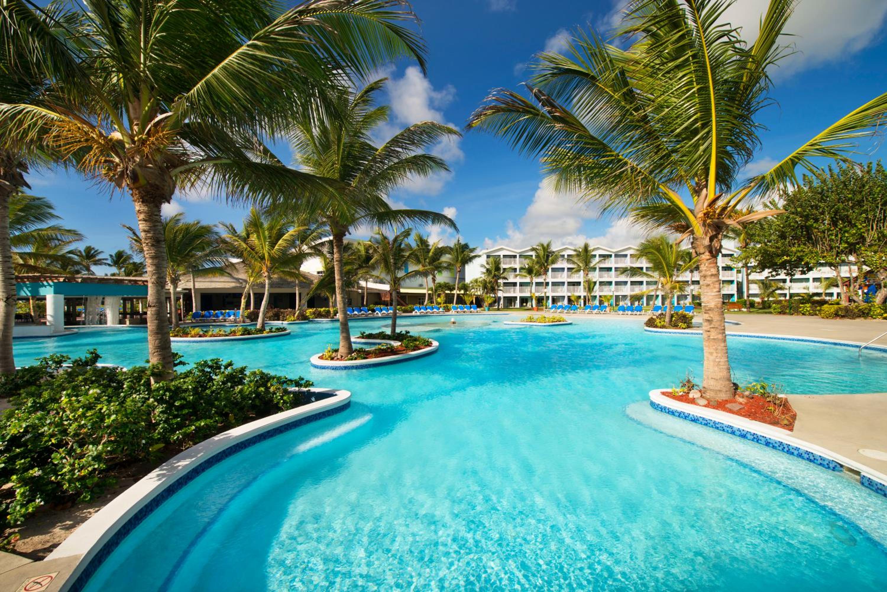 Coconut Bay Beach Resort & Spa All Inclusive - Photo 9