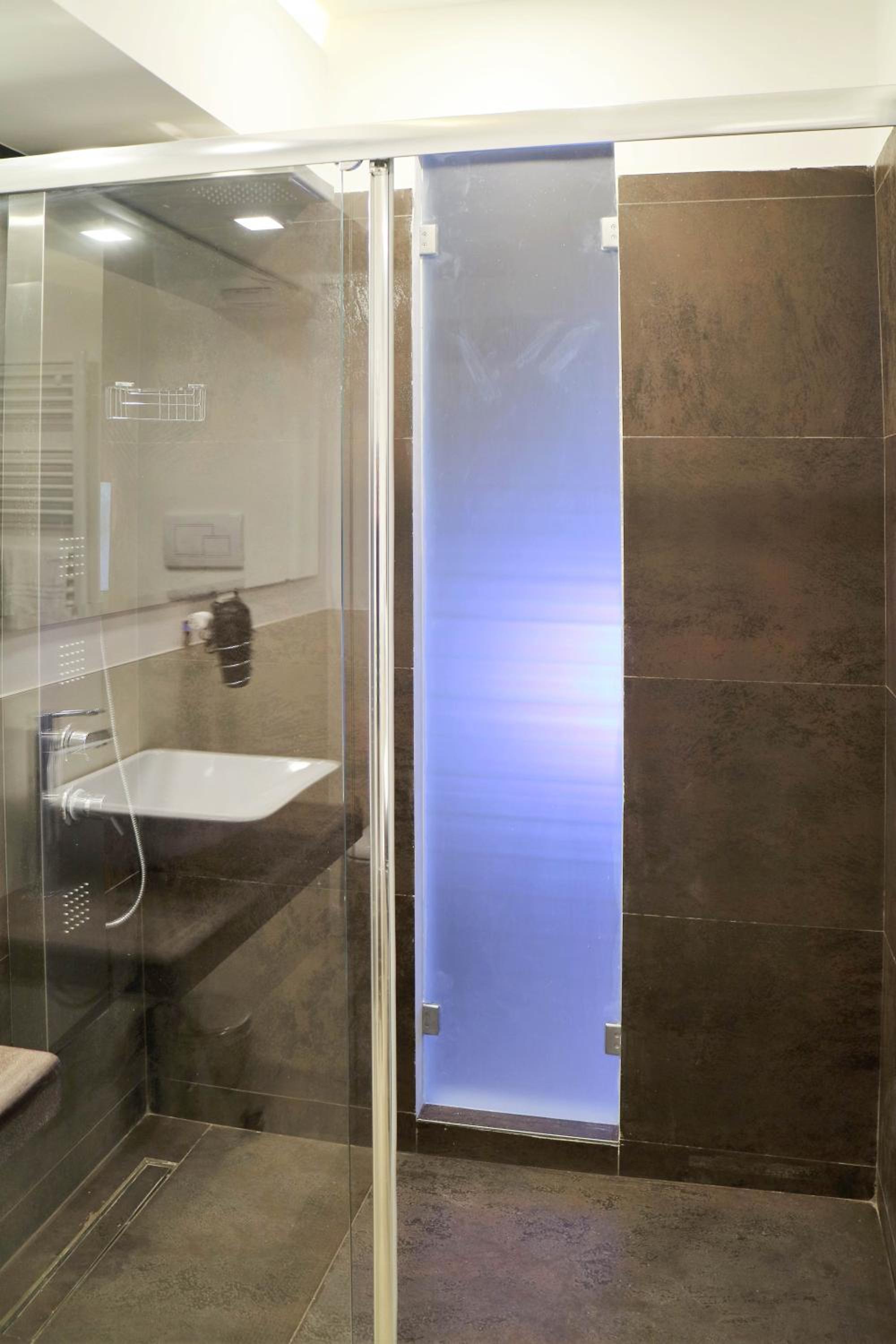 Riviera Luxury Suites