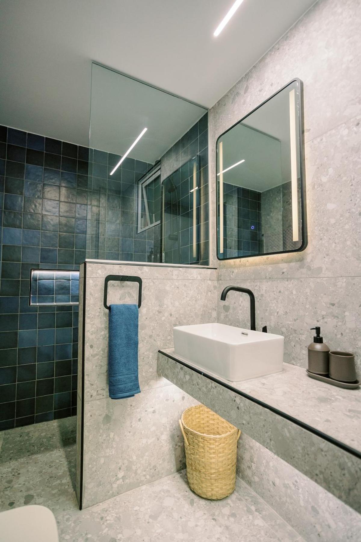 2BR Amalfi Blue Apt in Larnaca - Pool & 10Min Walk to Mackenzie Beach!