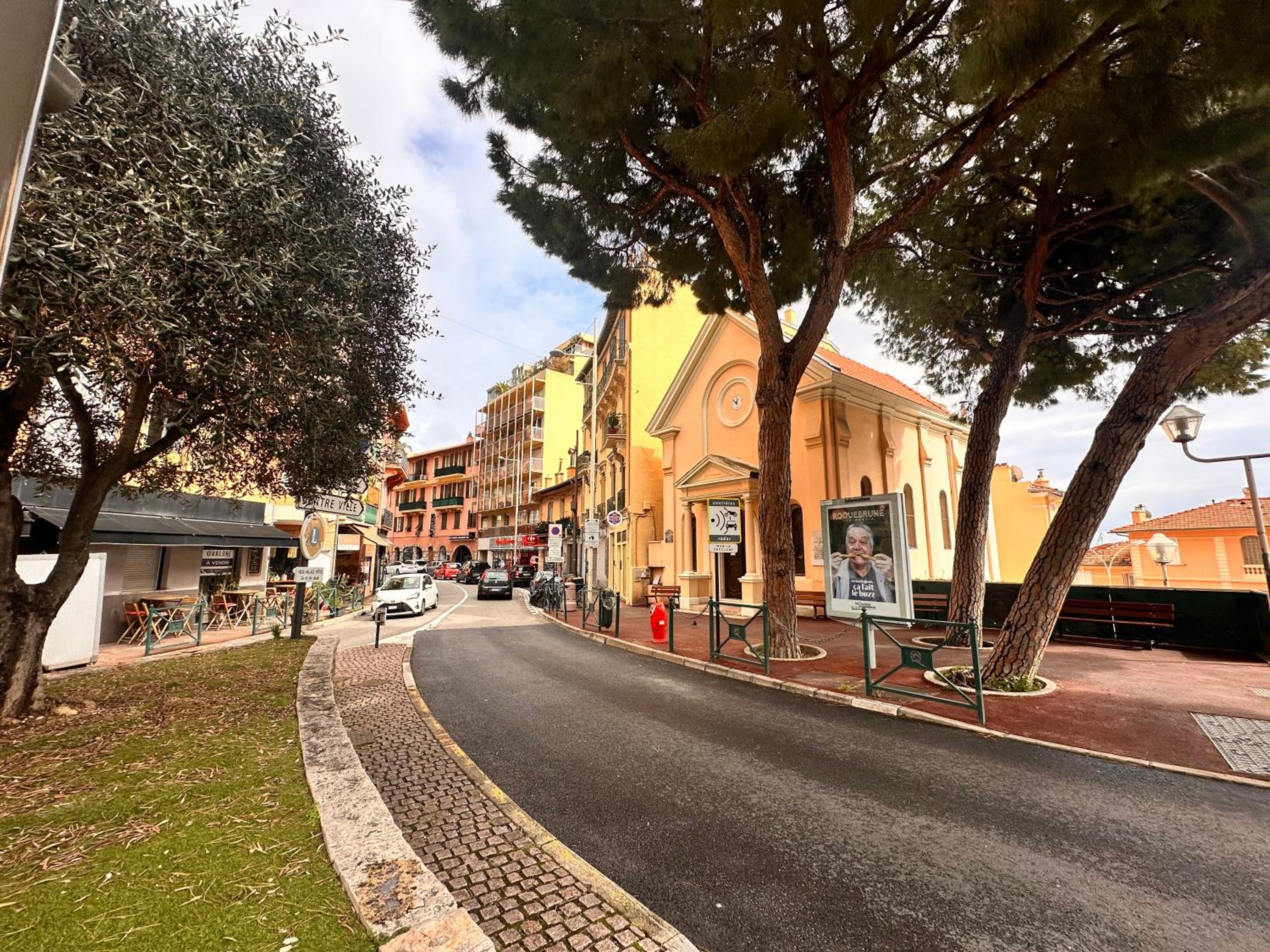 Courts & Coasts few steps from Tennis courts, Country Club and Montecarlo Beach