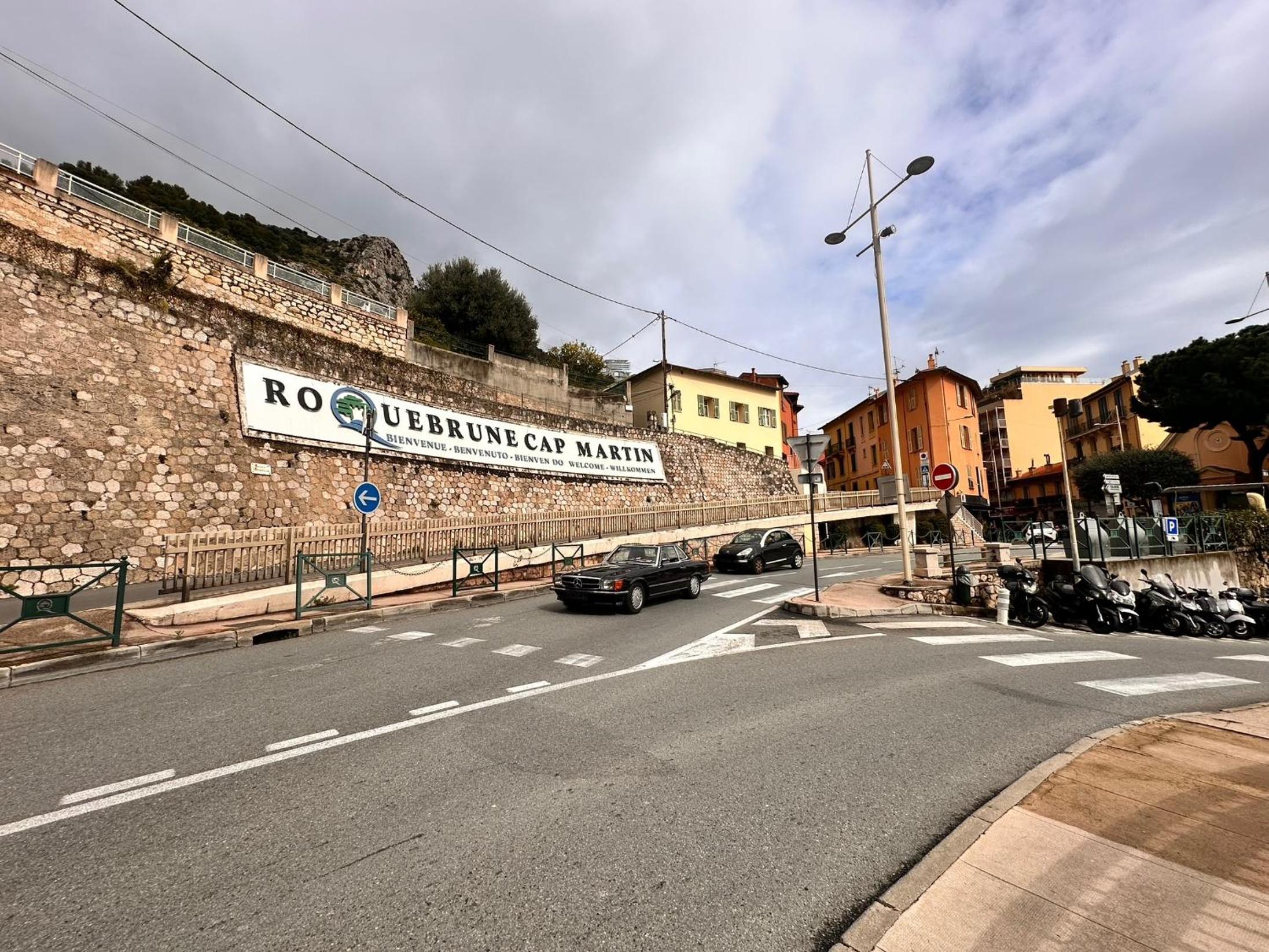 Courts & Coasts few steps from Tennis courts, Country Club and Montecarlo Beach