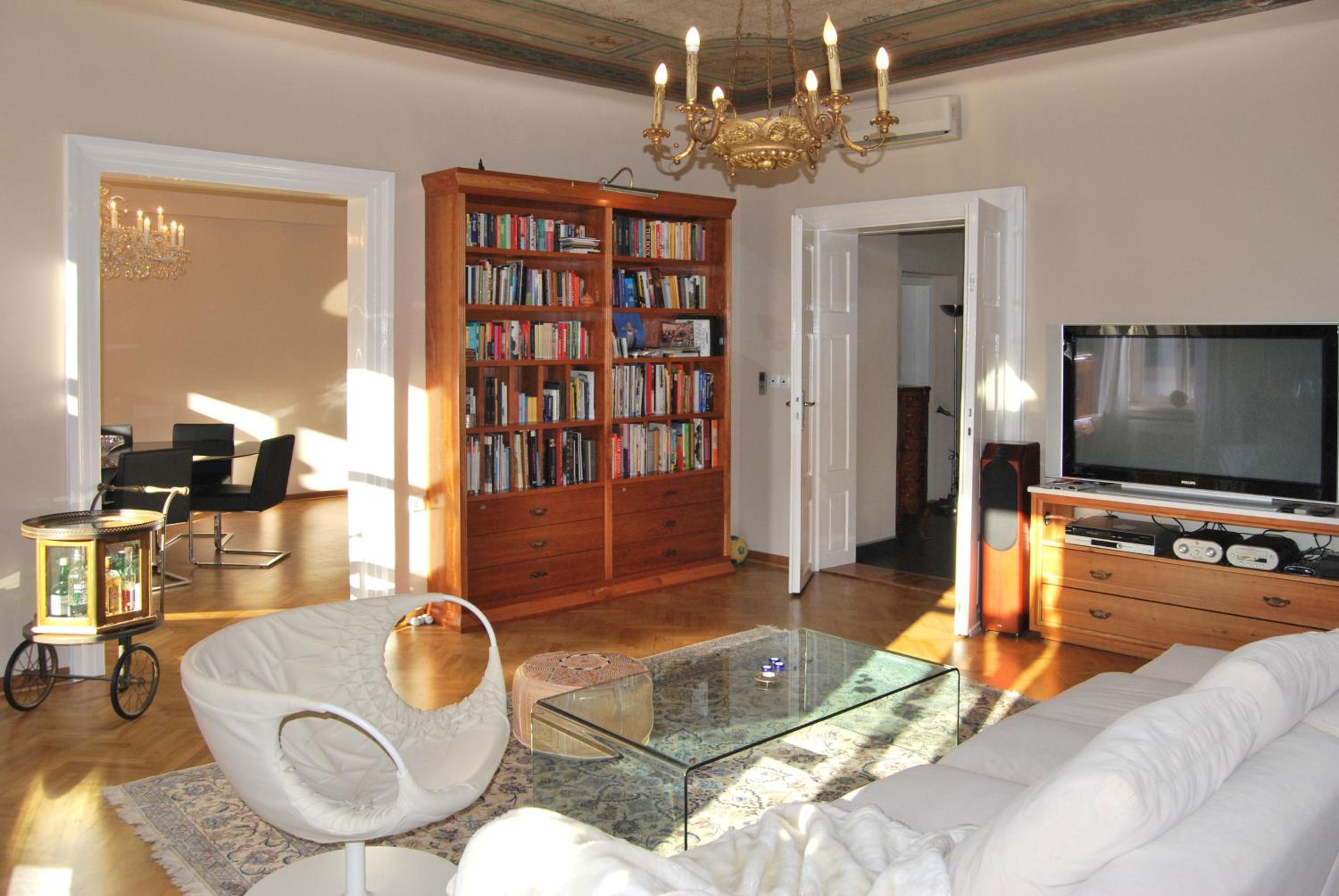 Neoclassical Luxury Apartment Ljubljana view 2