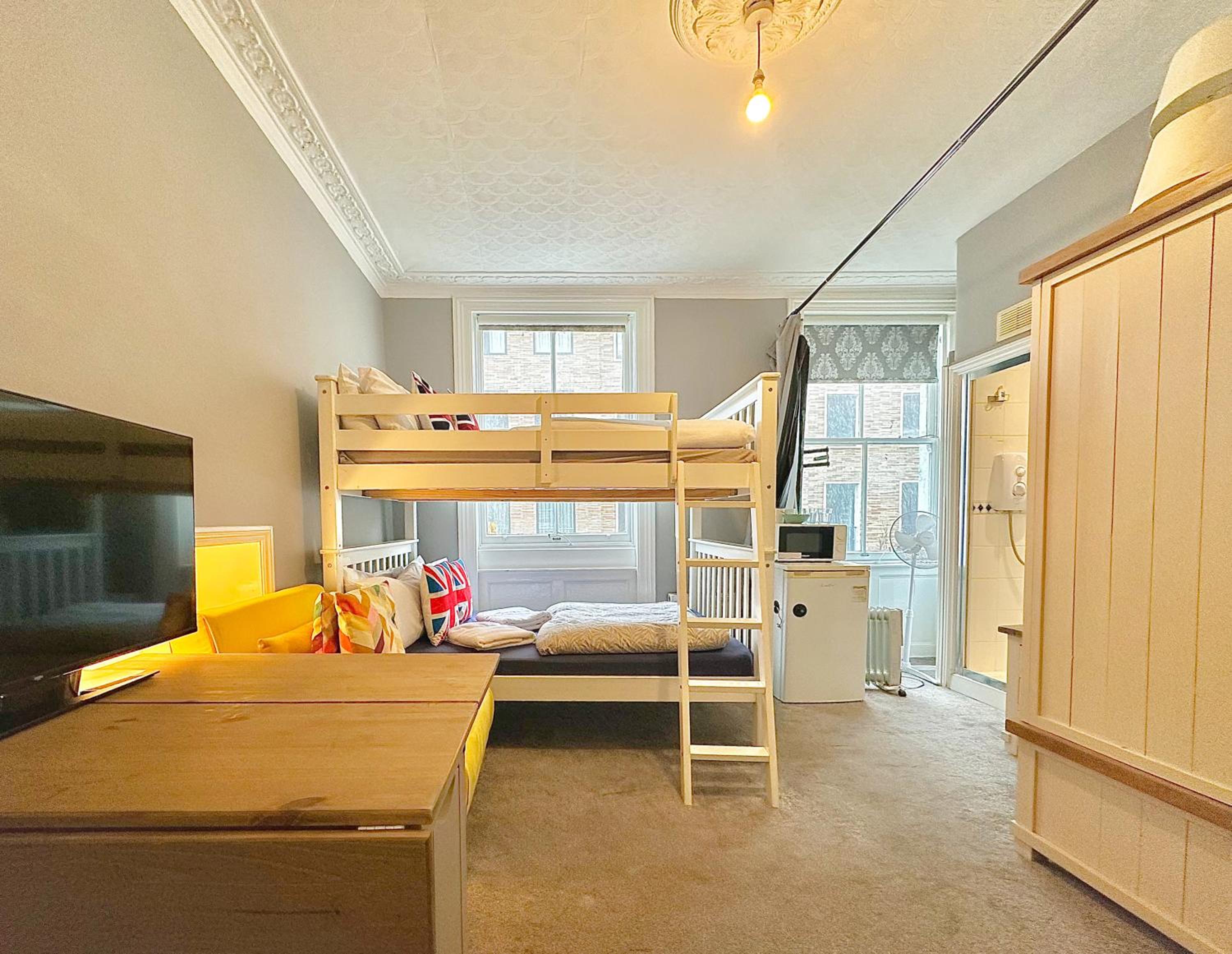 Edgware rooms