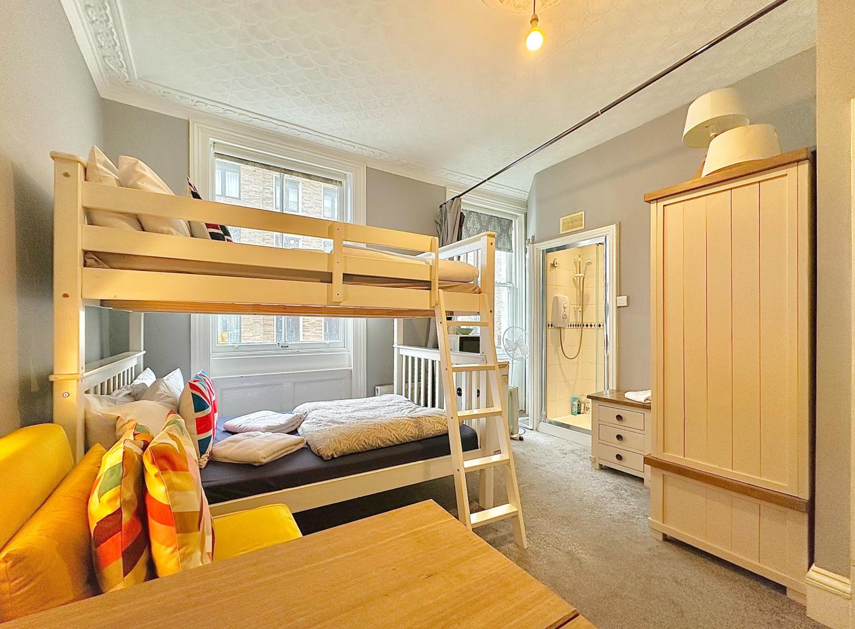 Edgware rooms