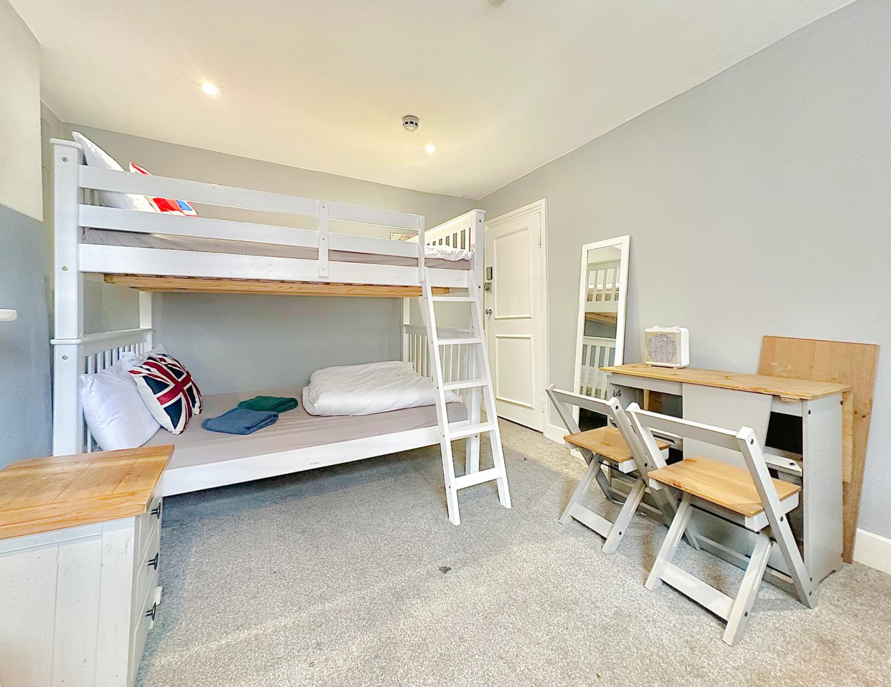 Edgware rooms