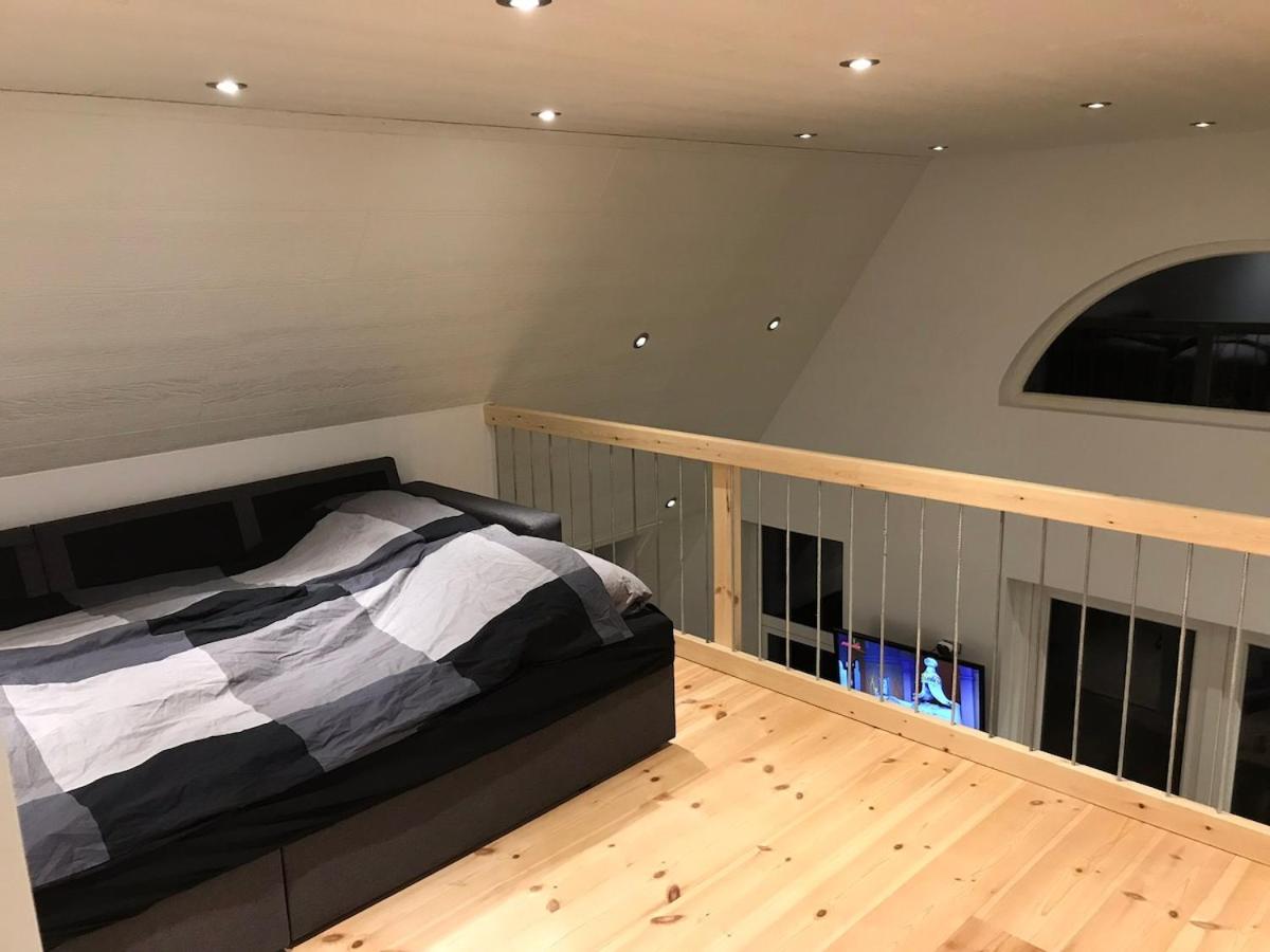 10 min walk from city center