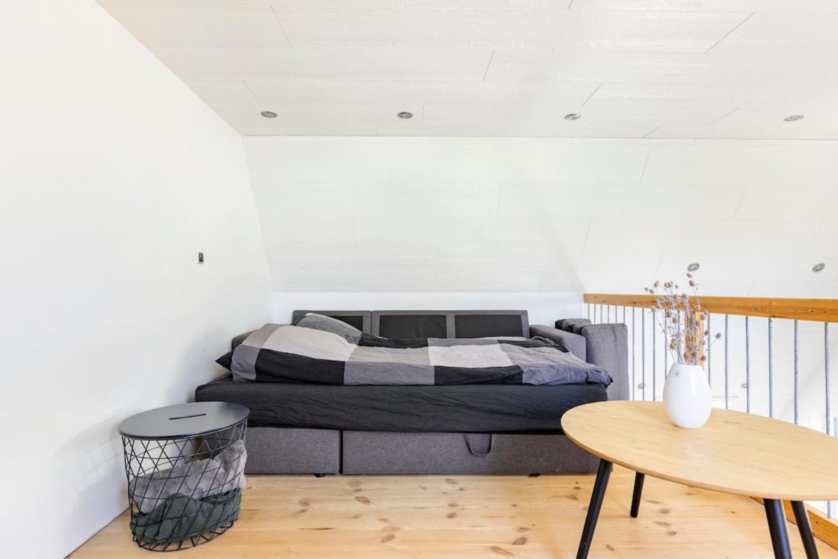 10 min walk from city center