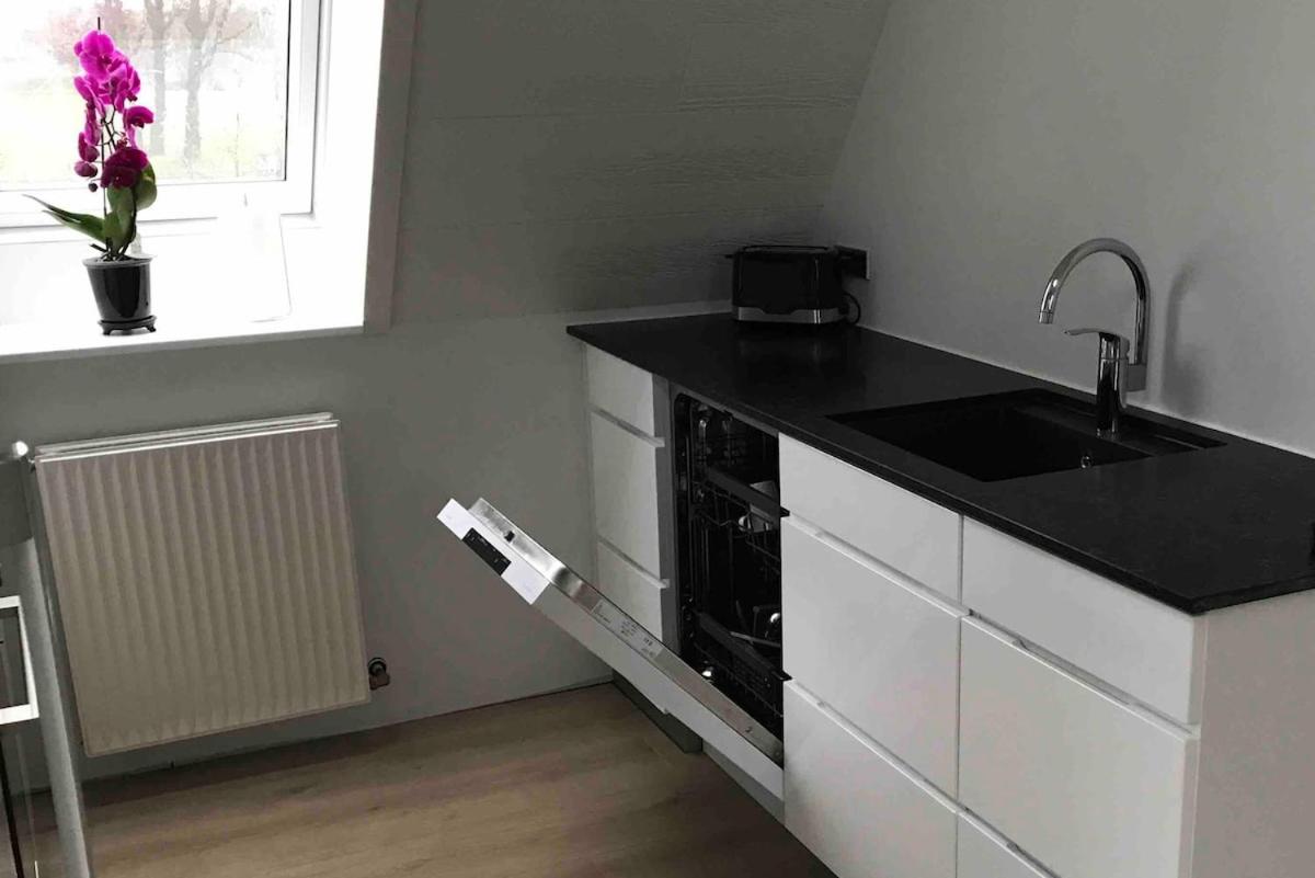 10 min walk from city center