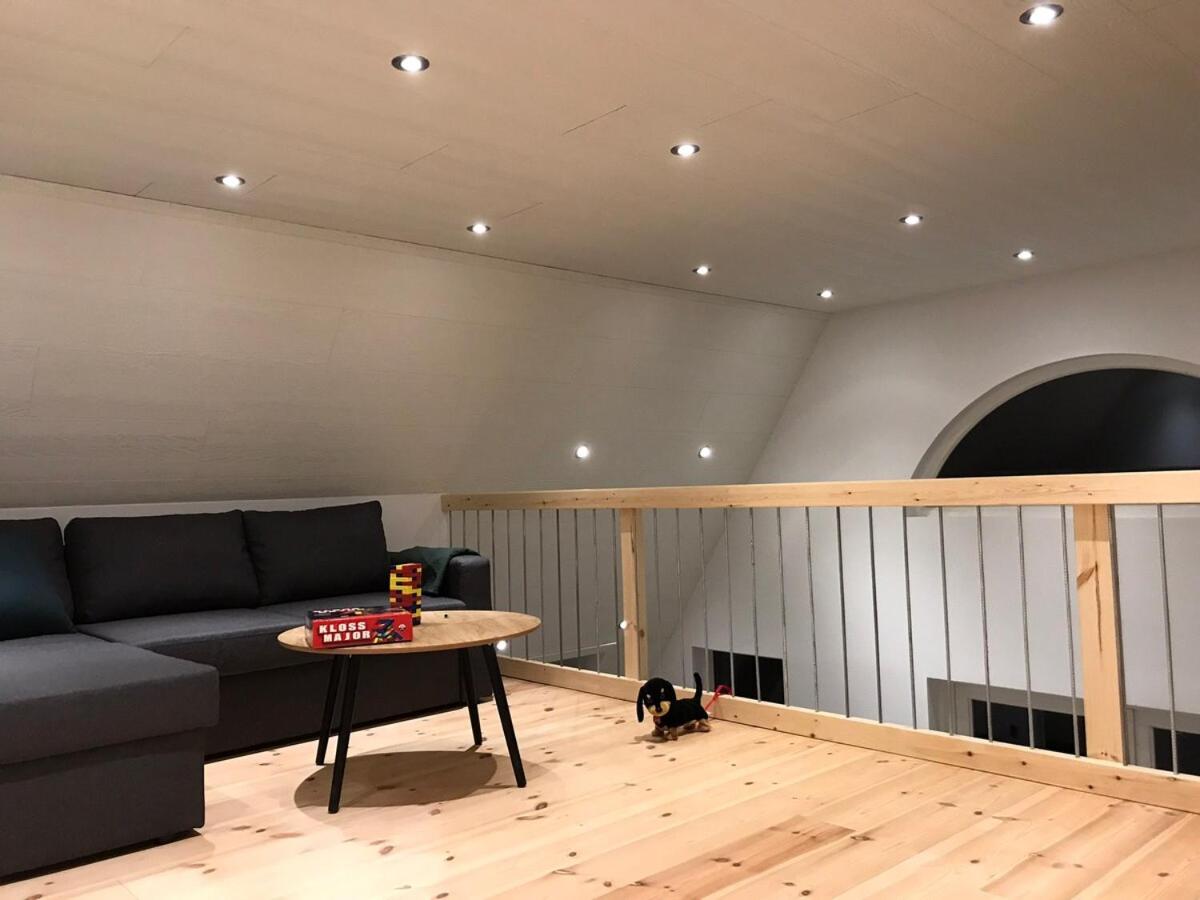 10 min walk from city center