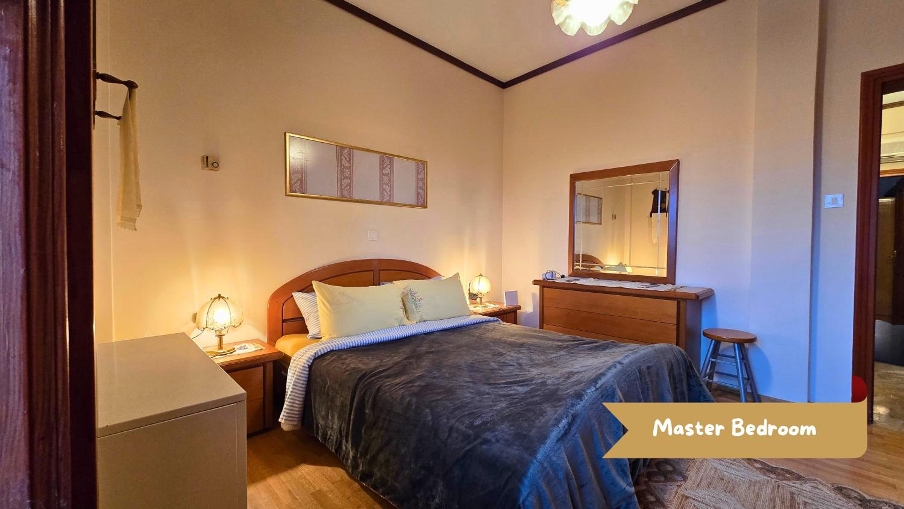 Family-friendly apartment in a village house with 4K NETFLIX and Fast Internet, 30 mins away from Thessaloniki