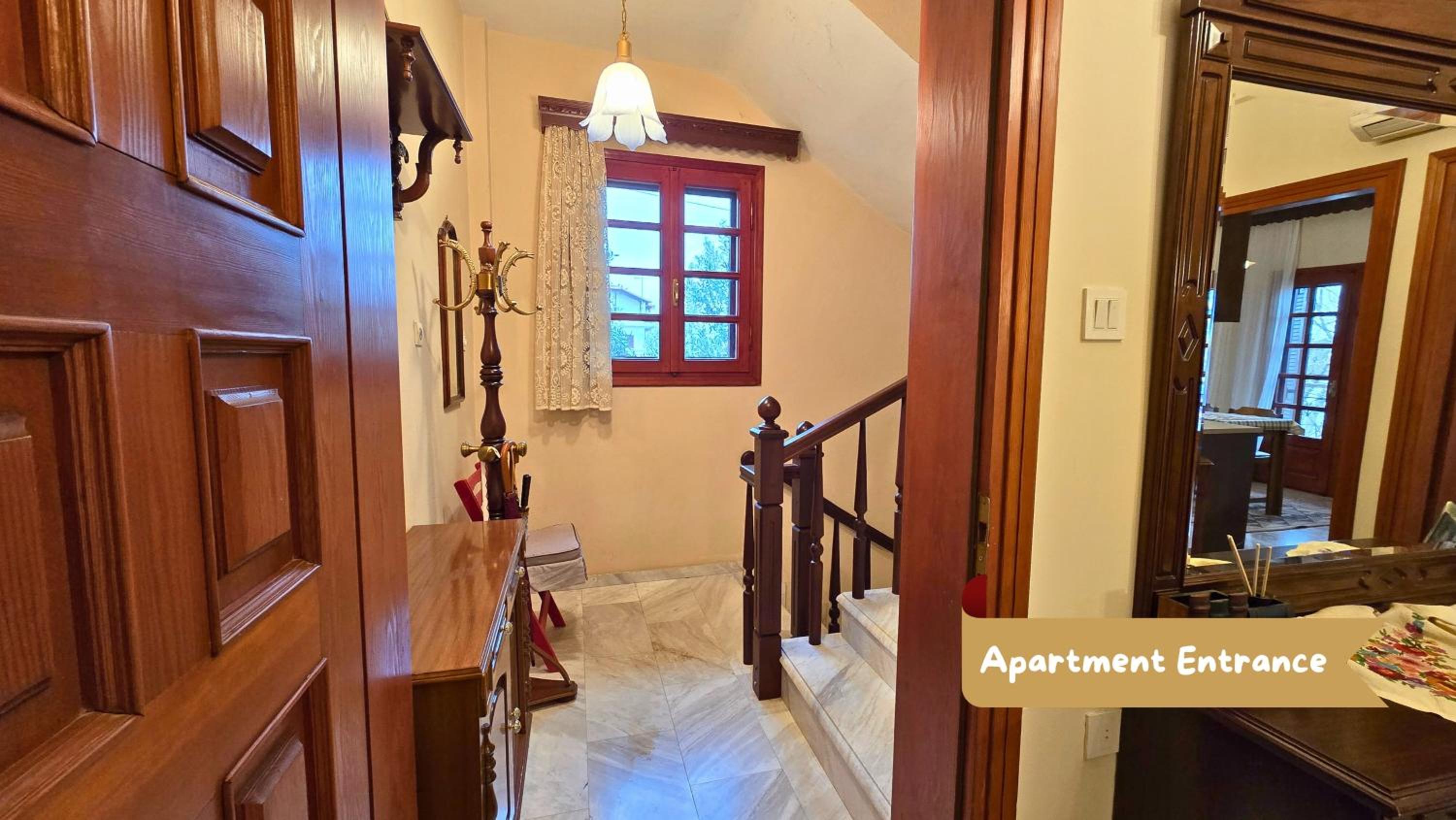 Family-friendly apartment in a village house with 4K NETFLIX and Fast Internet, 30 mins away from Thessaloniki