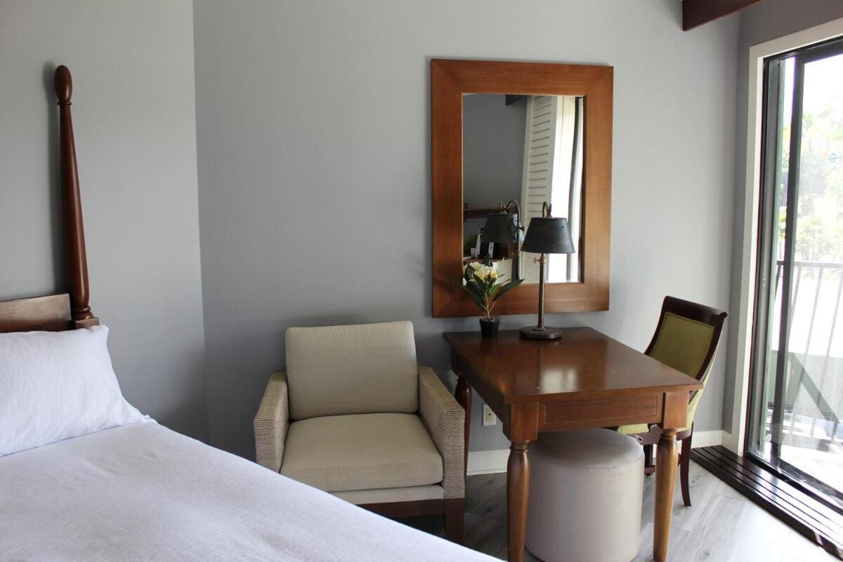 Mountain View Double Bed Room, Beachfront Resort, Lanai, AC, Pool, Restaurant, Gym, Spa