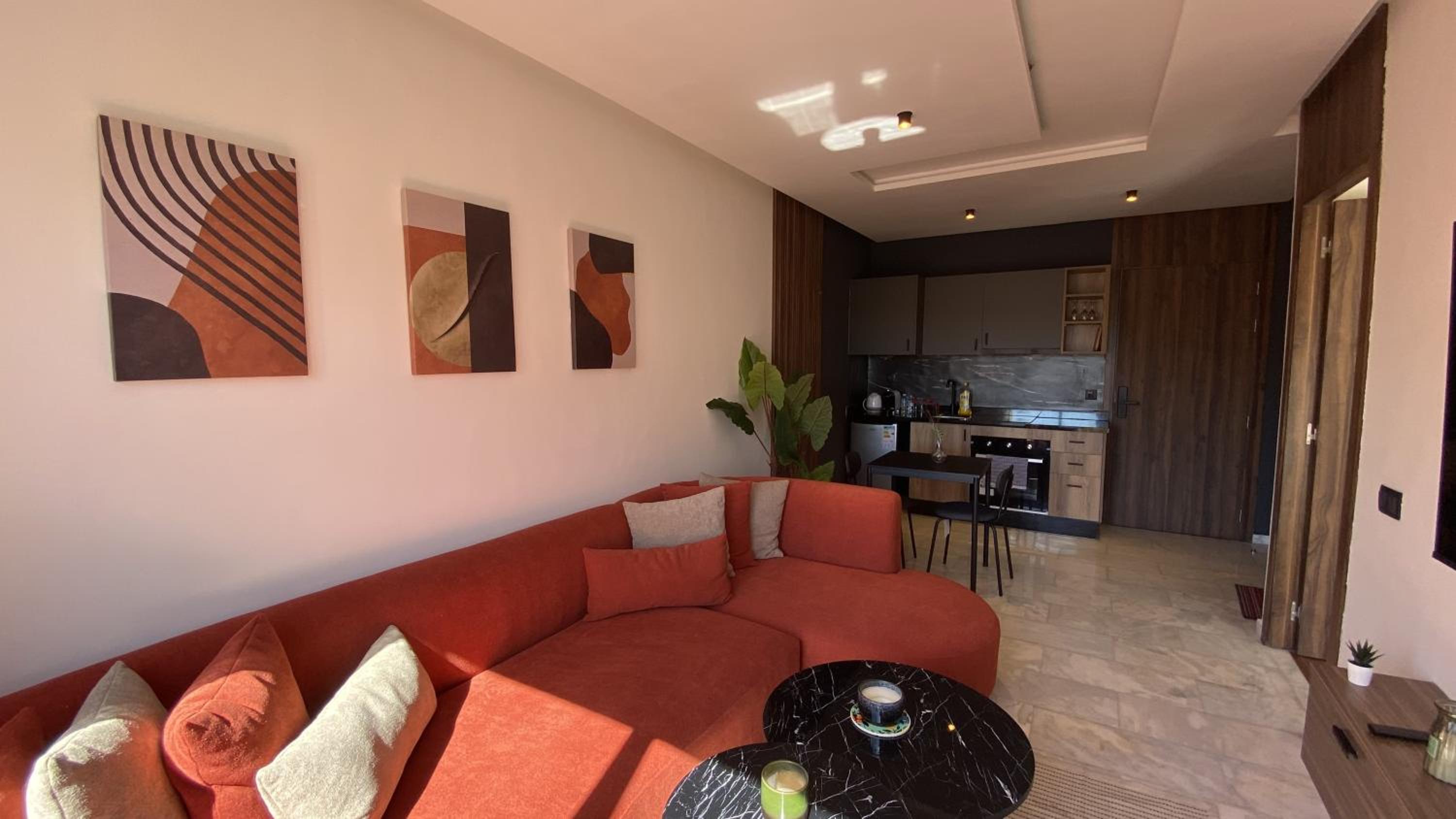 Modern & Fully equipped 1BDR Flats in Palmiers Central Casablanca with Terrace & Parking