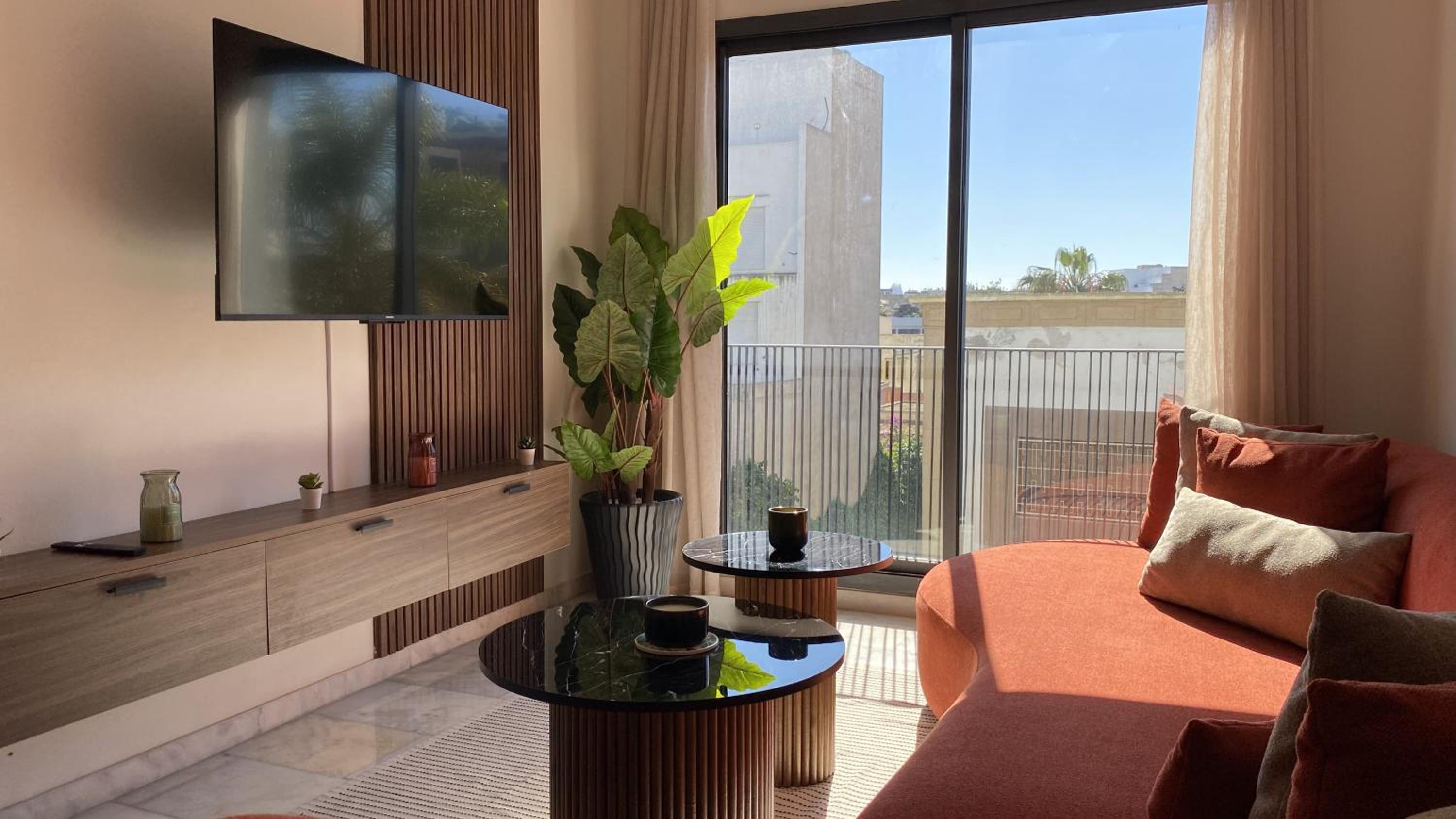 Modern & Fully equipped 1BDR Flats in Palmiers Central Casablanca with Terrace & Parking
