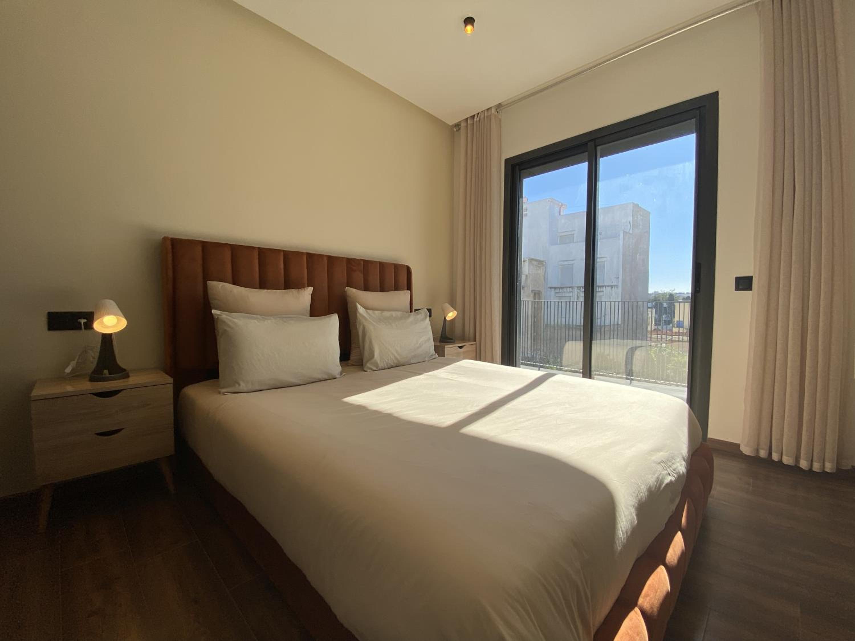 Modern & Fully equipped 1BDR Flats in Palmiers Central Casablanca with Terrace & Parking