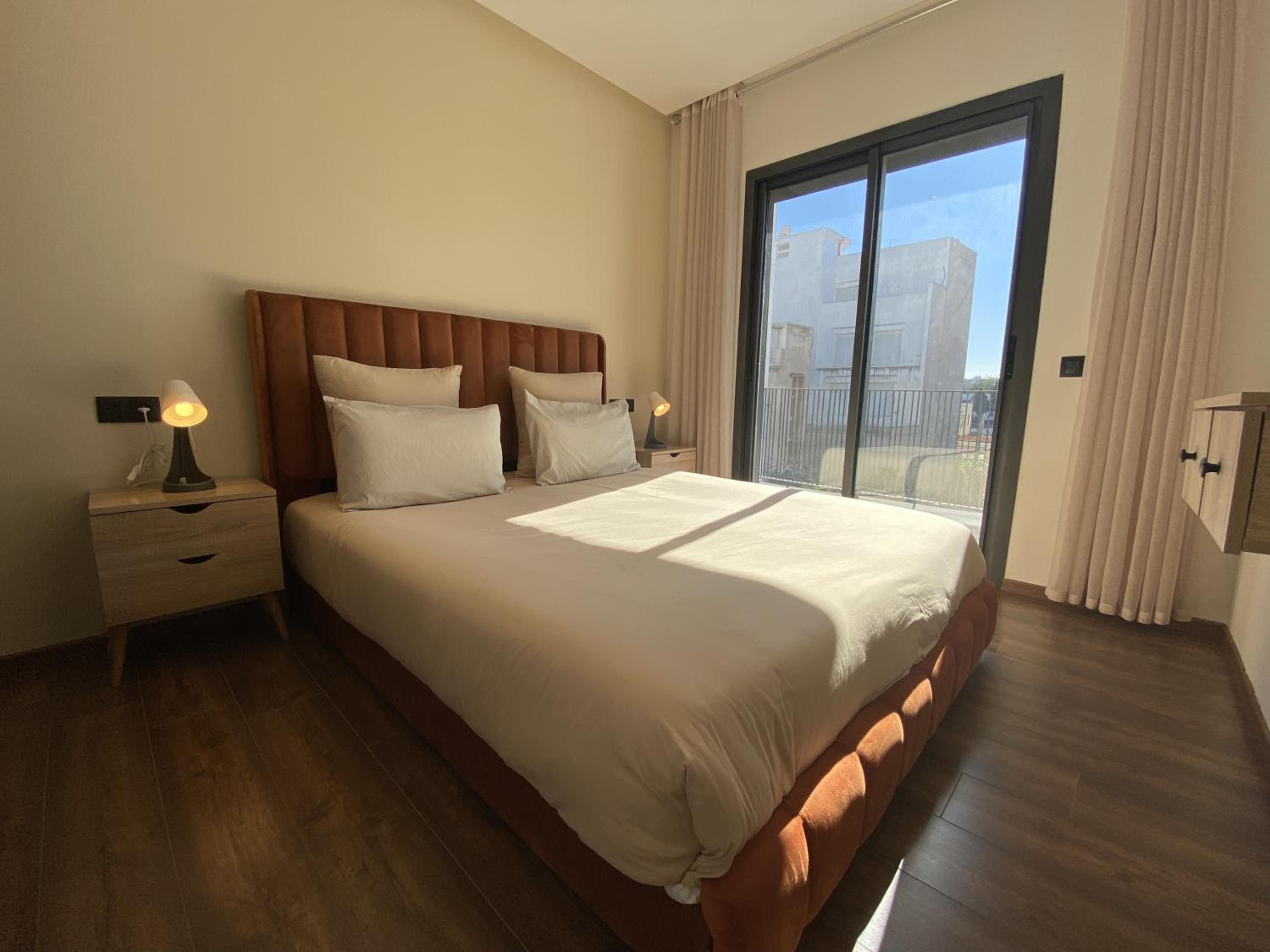Modern & Fully equipped 1BDR Flats in Palmiers Central Casablanca with Terrace & Parking