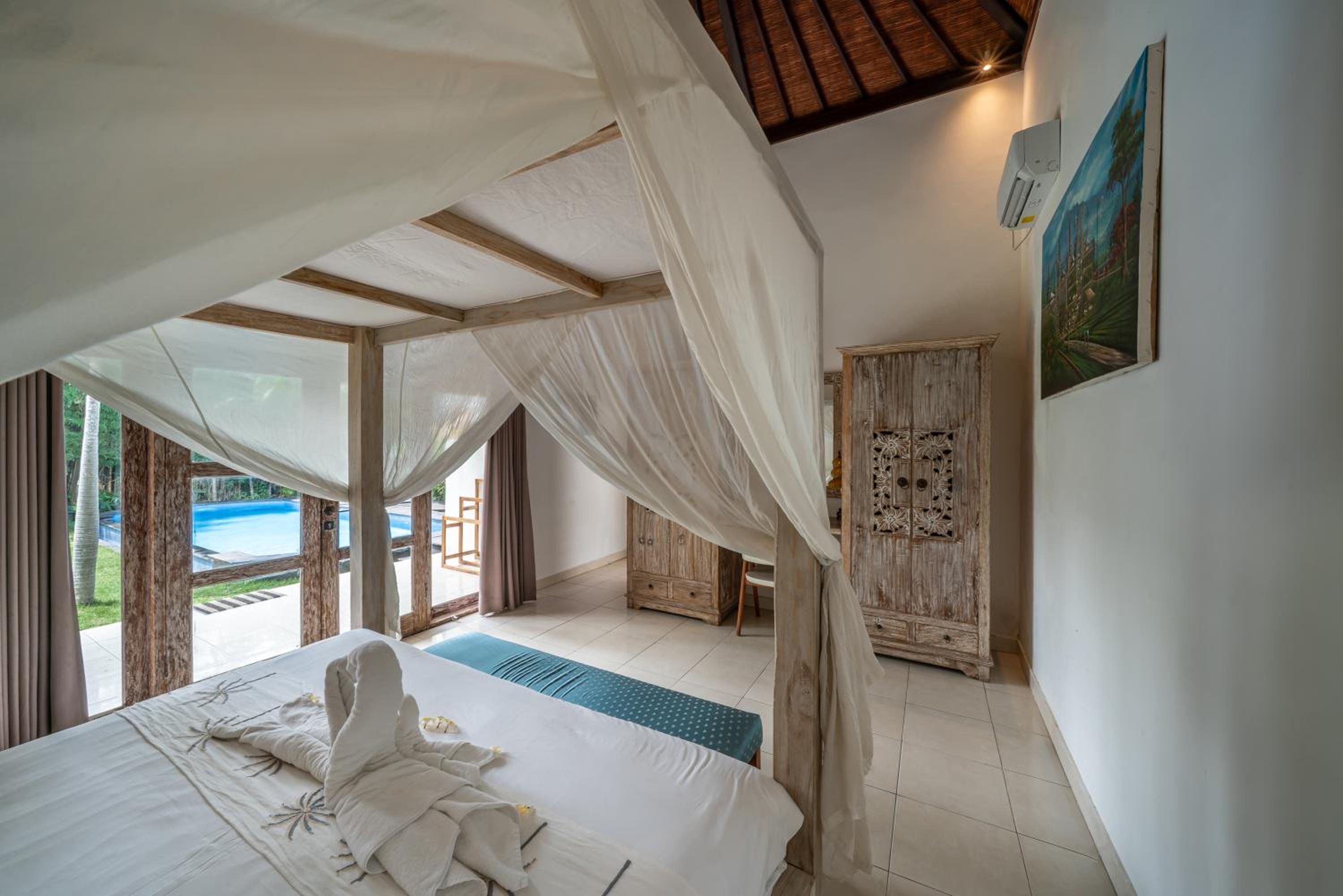 Villa Kangaroo Seminyak, 2BR private pool villa close to double six beach