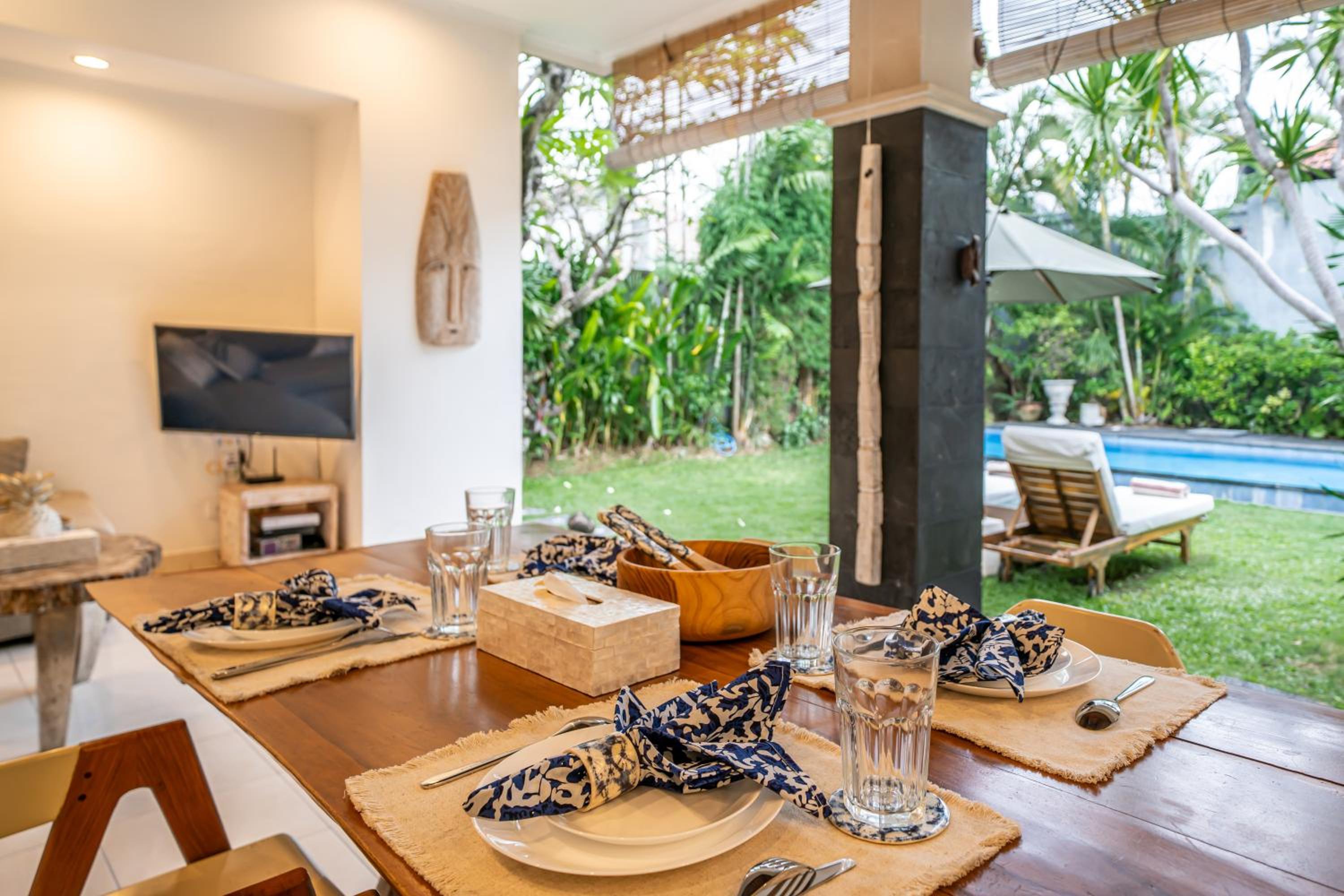 Villa Kangaroo Seminyak, 2BR private pool villa close to double six beach