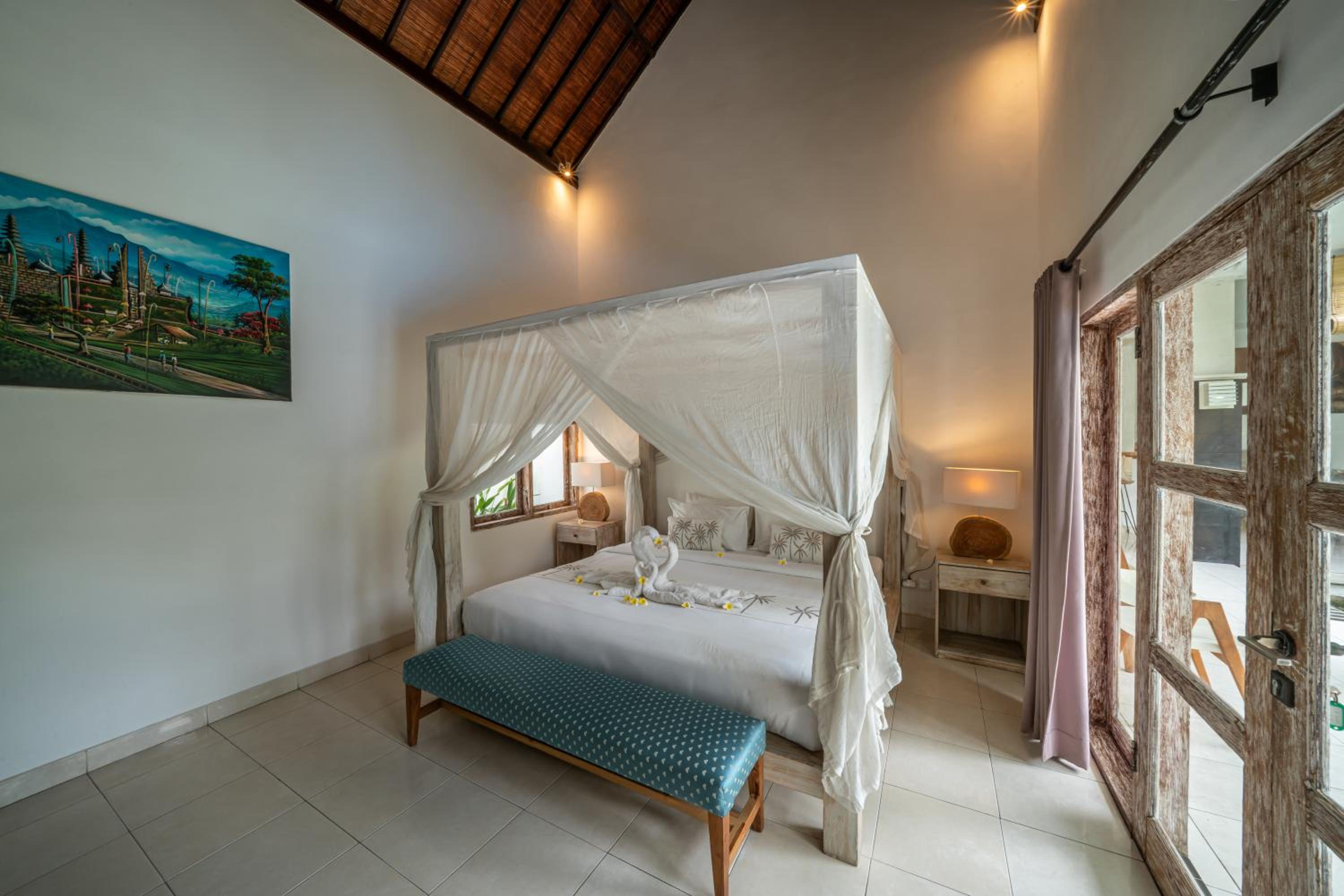 Villa Kangaroo Seminyak, 2BR private pool villa close to double six beach
