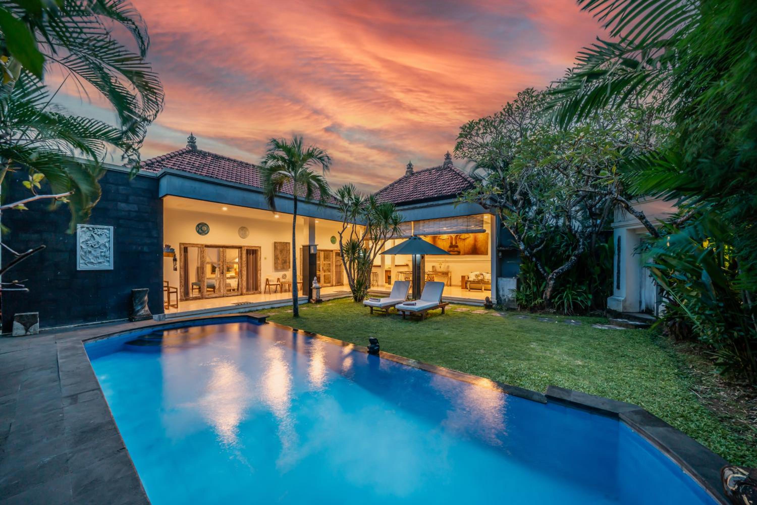 Villa Kangaroo Seminyak, 2BR private pool villa close to double six beach