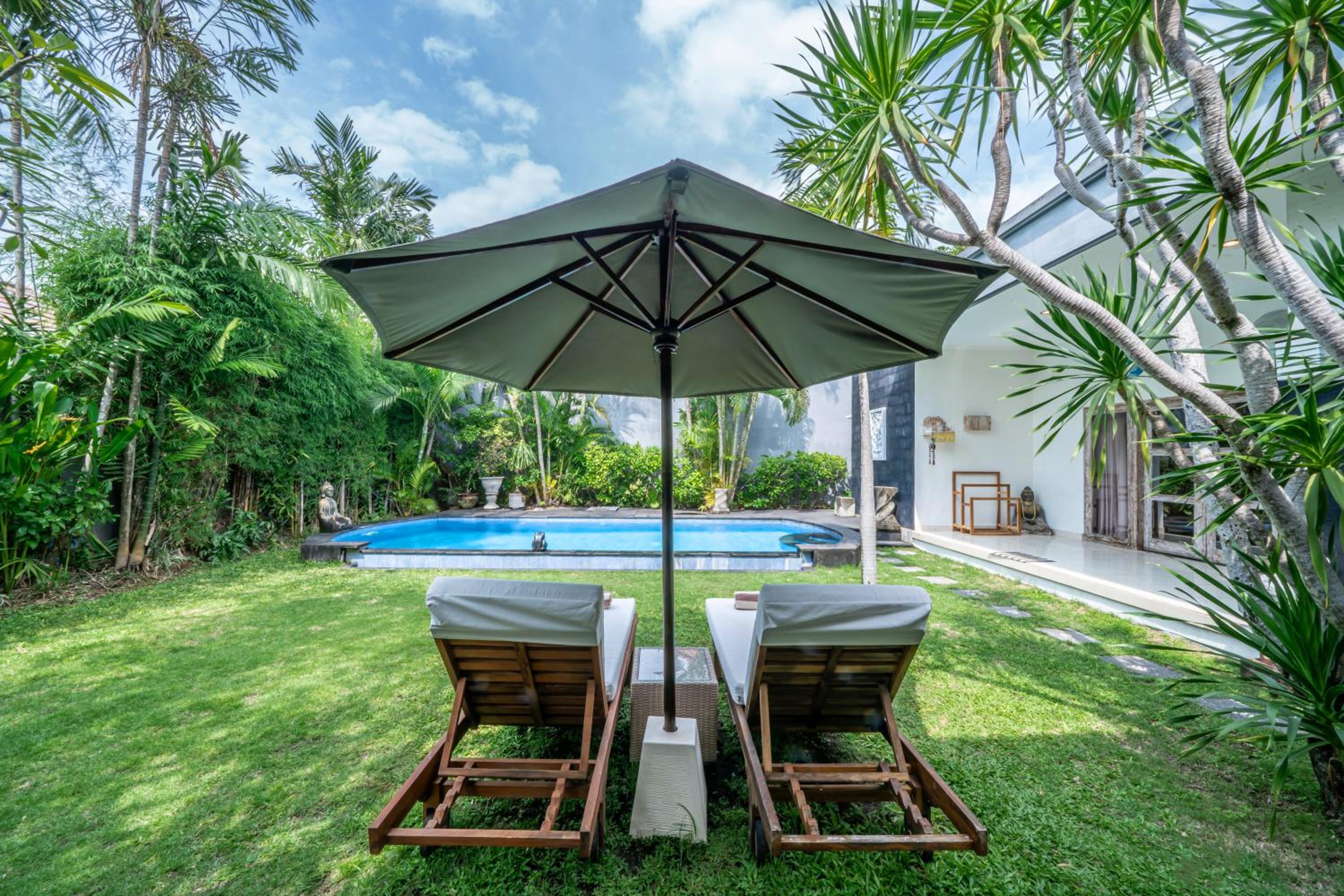 Villa Kangaroo Seminyak, 2BR private pool villa close to double six beach