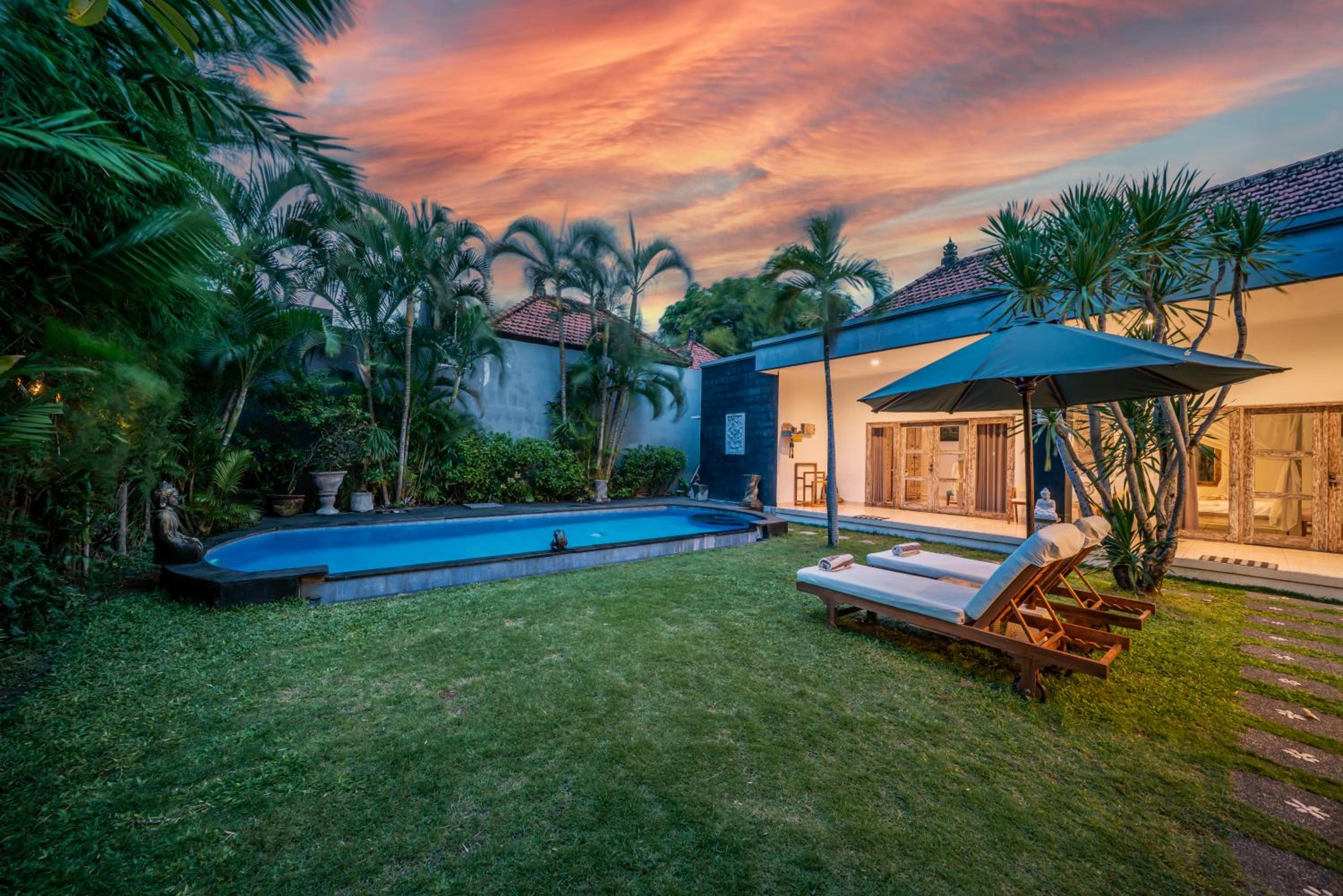 Villa Kangaroo Seminyak, 2BR private pool villa close to double six beach