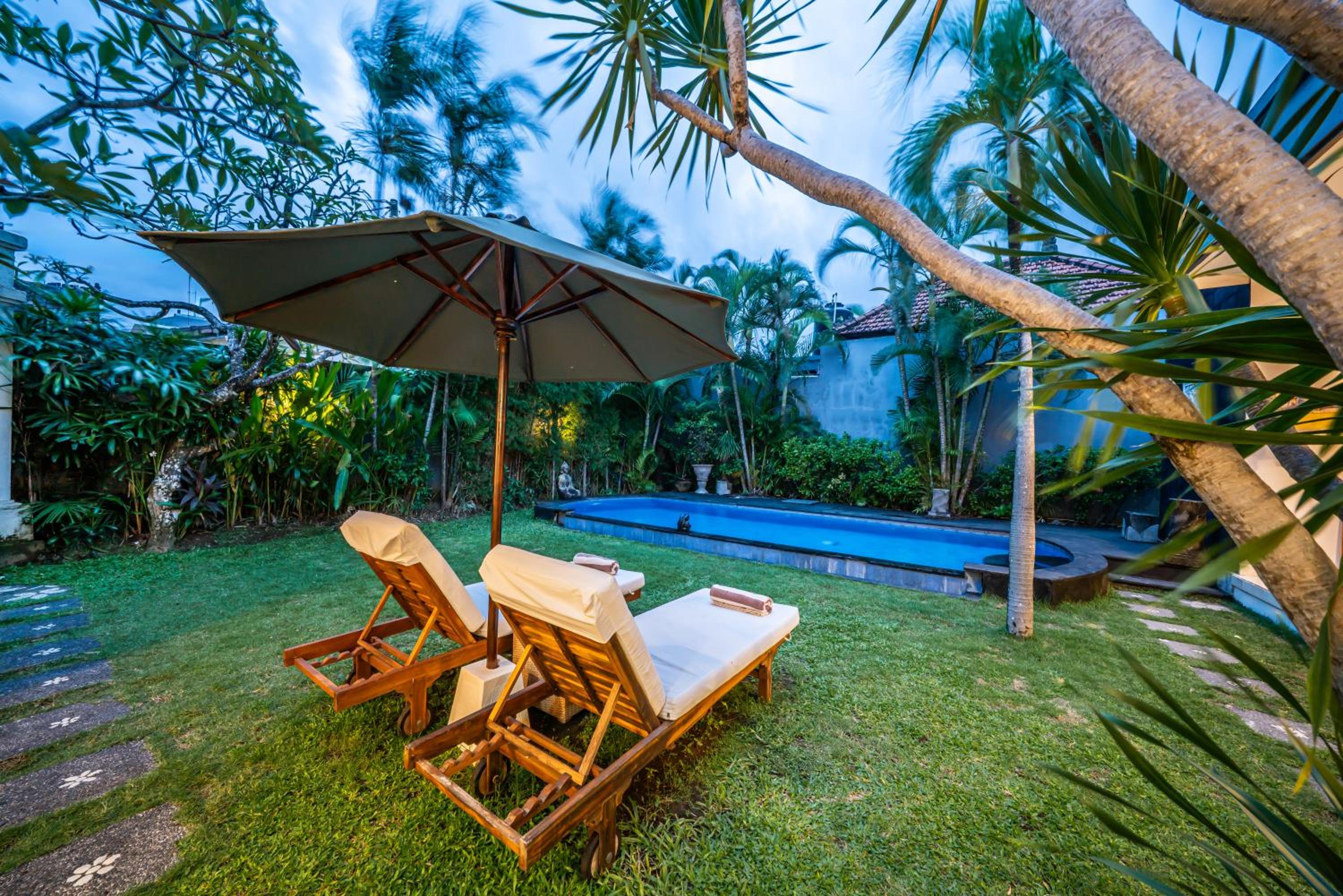 Villa Kangaroo Seminyak, 2BR private pool villa close to double six beach