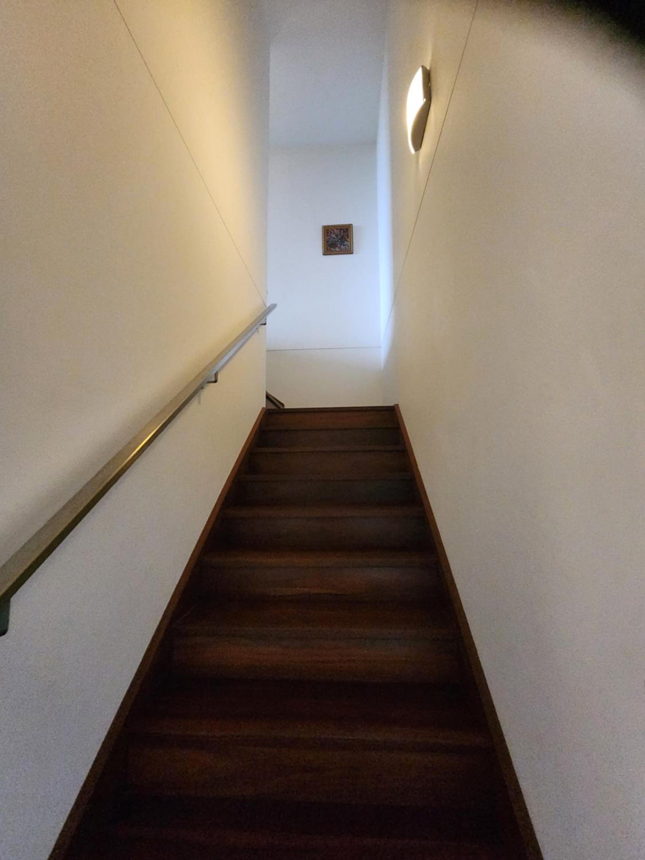 Spacious 1 bedroom mezzanine apartment with large bath views 2 free parking spots