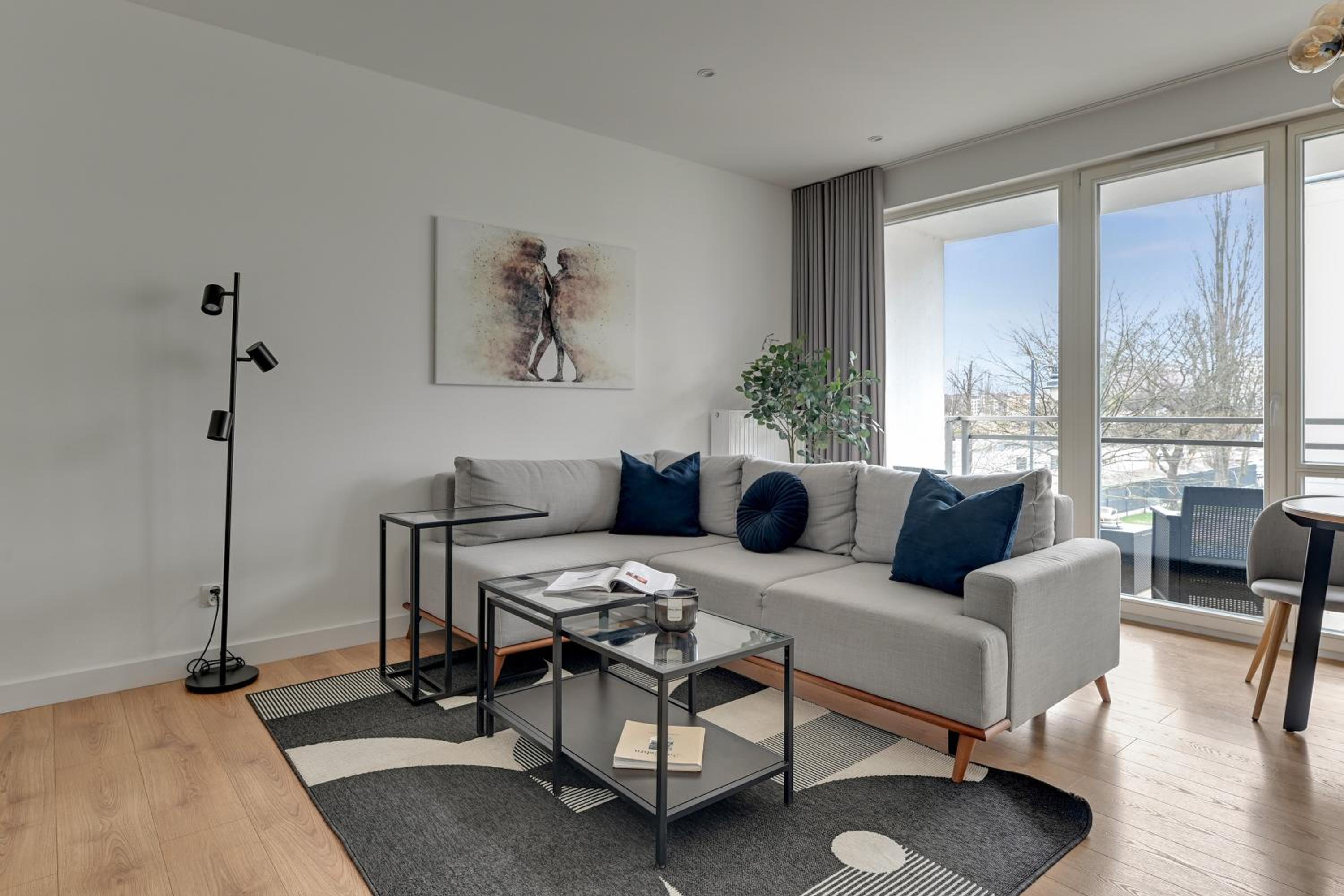 Riverfront by Downtown Apartments