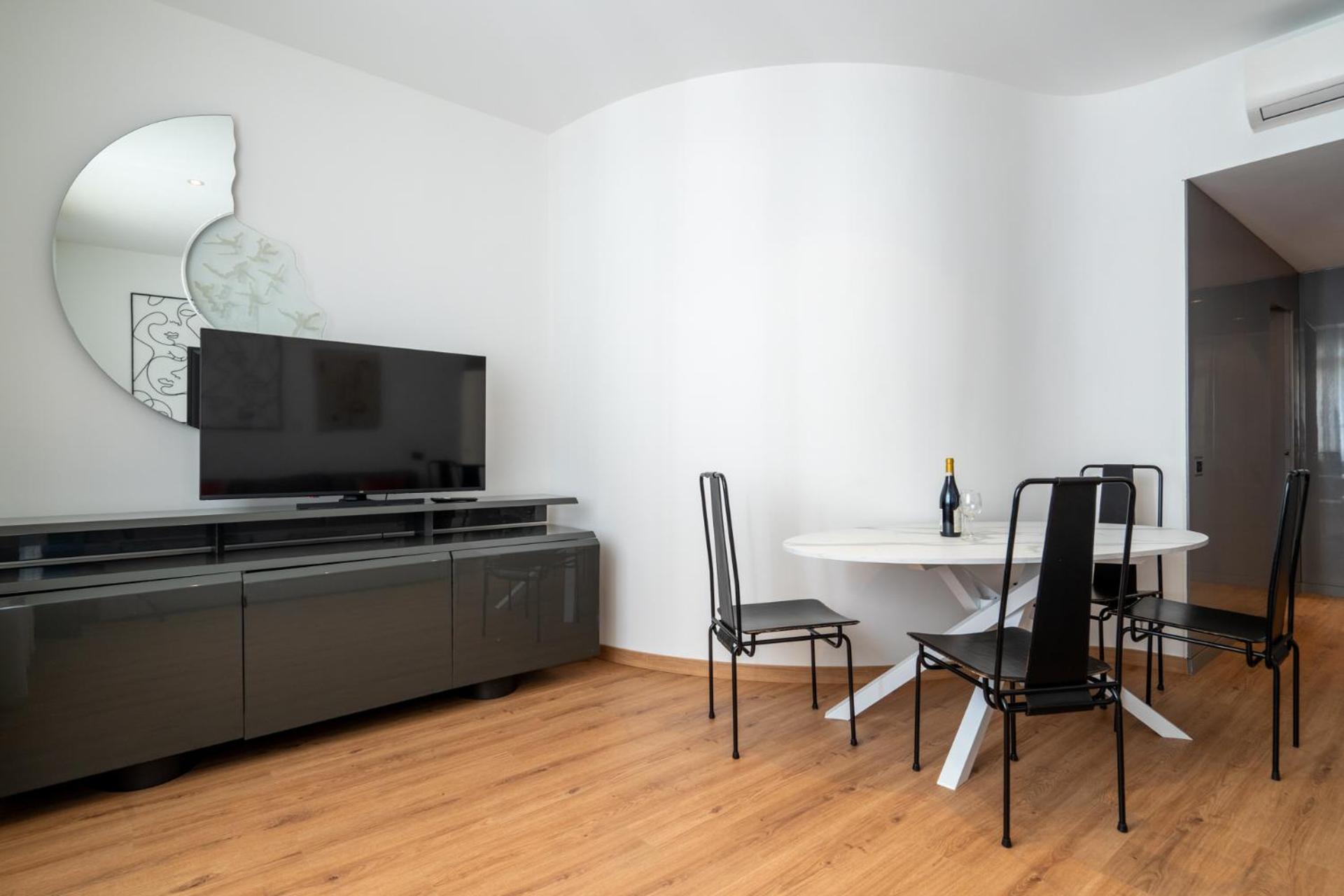 Italianflat - Elegant flat with balcony M4 Tricolore - 7 pax