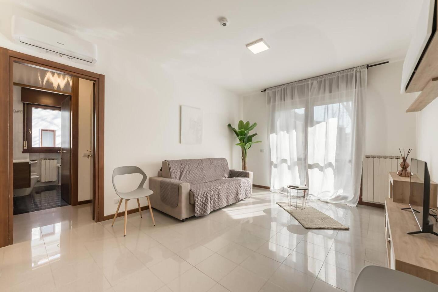 Unico Apt 4, 6 ospiti, parcheggio gratis, 10 minuti da Venezia