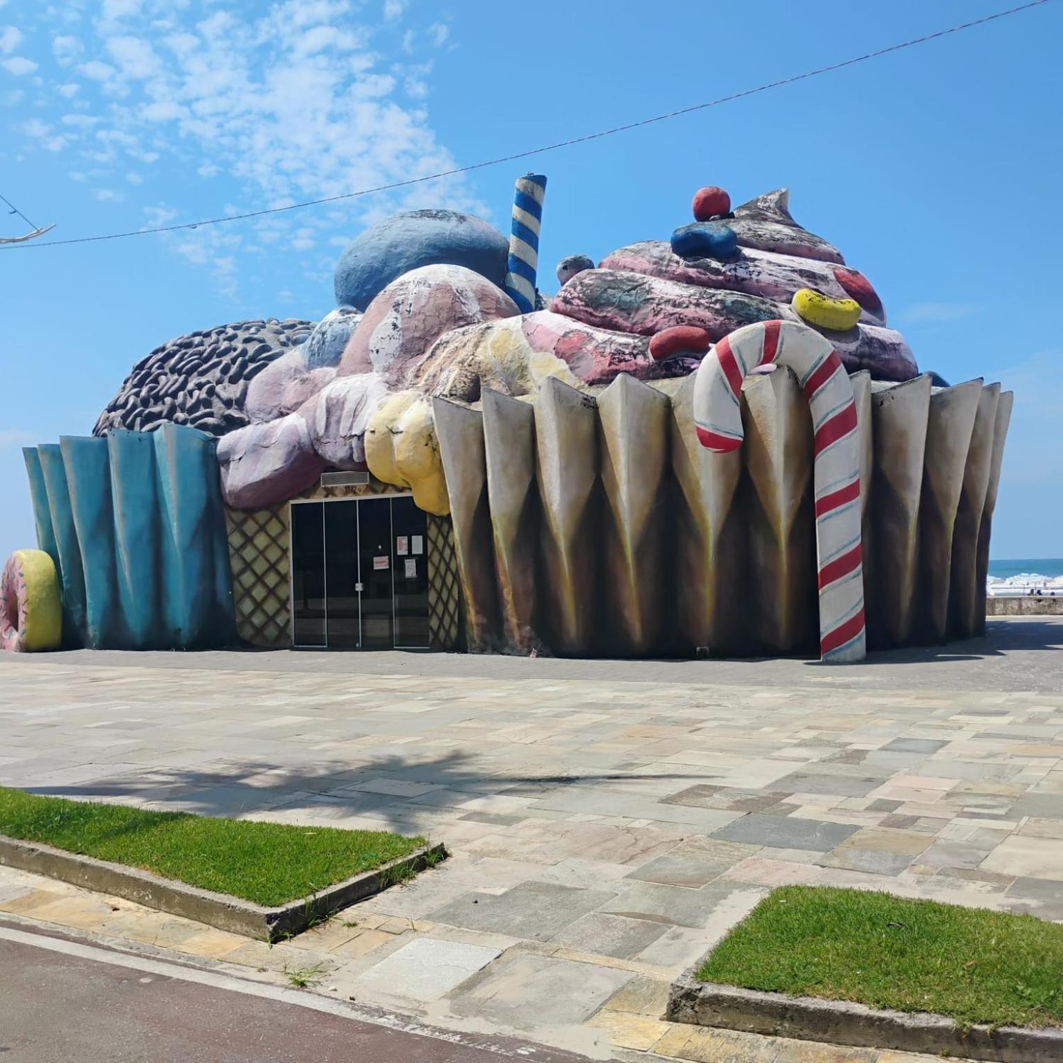 Casa Praia Grande pé na areia