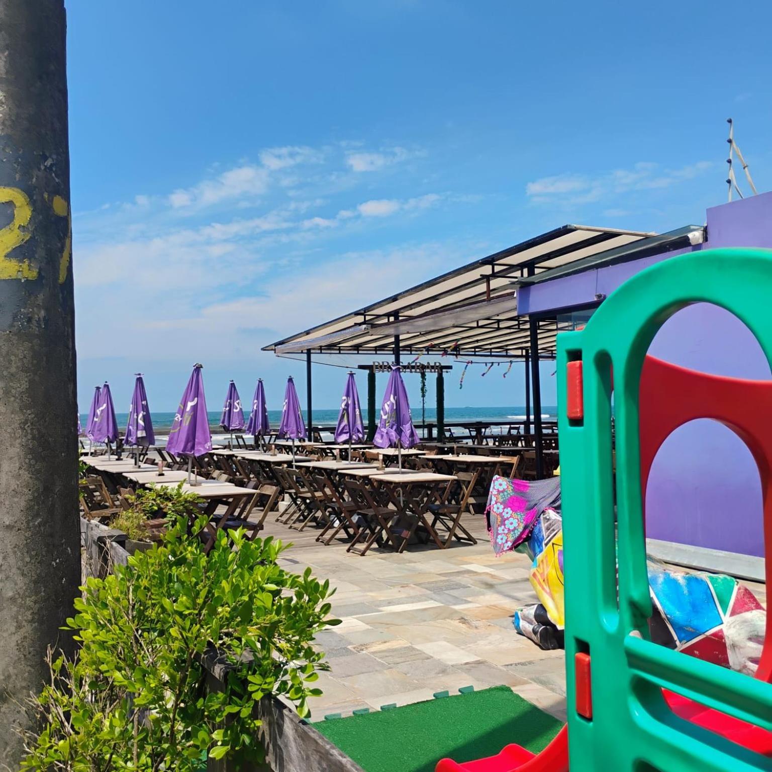 Casa Praia Grande pé na areia
