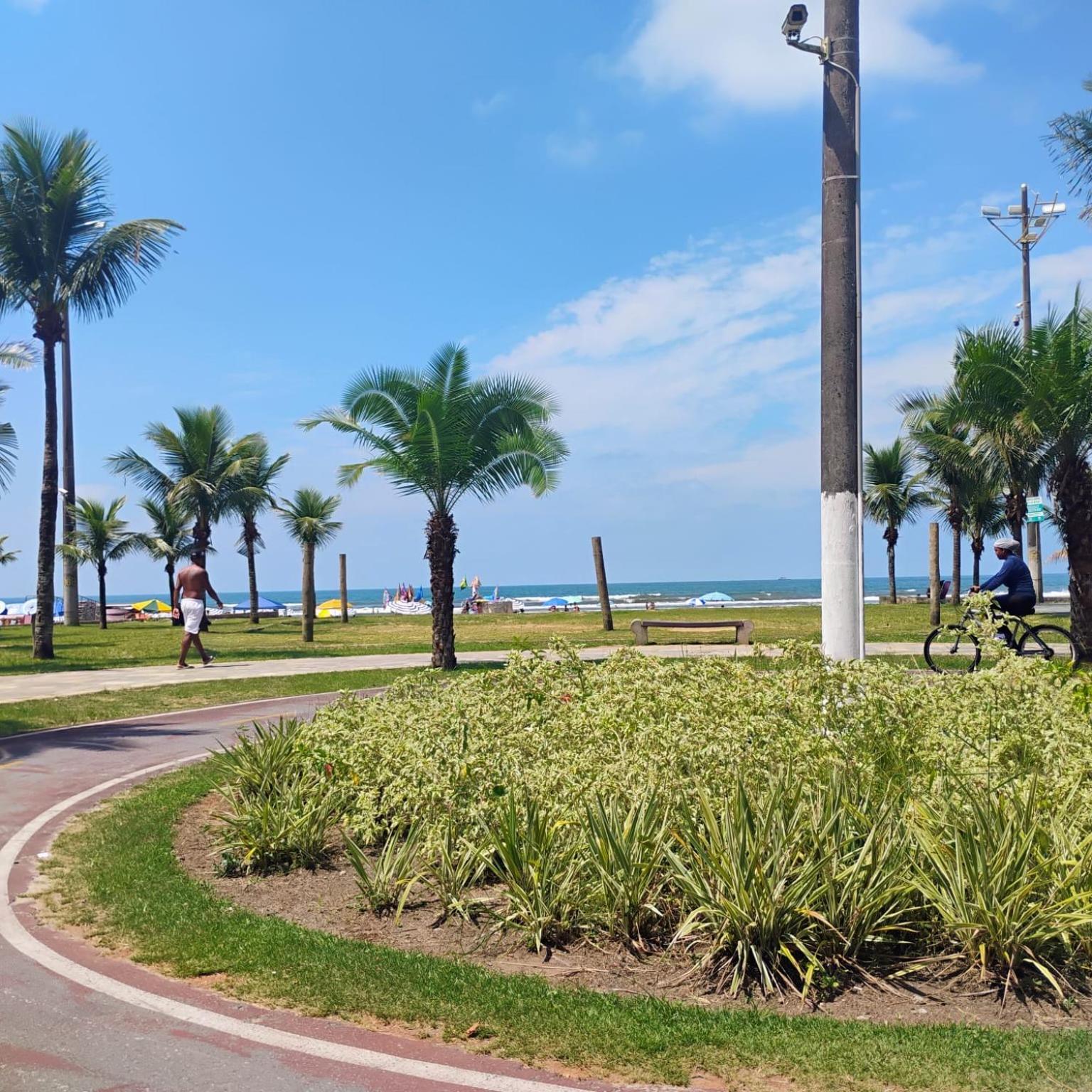 Casa Praia Grande pé na areia