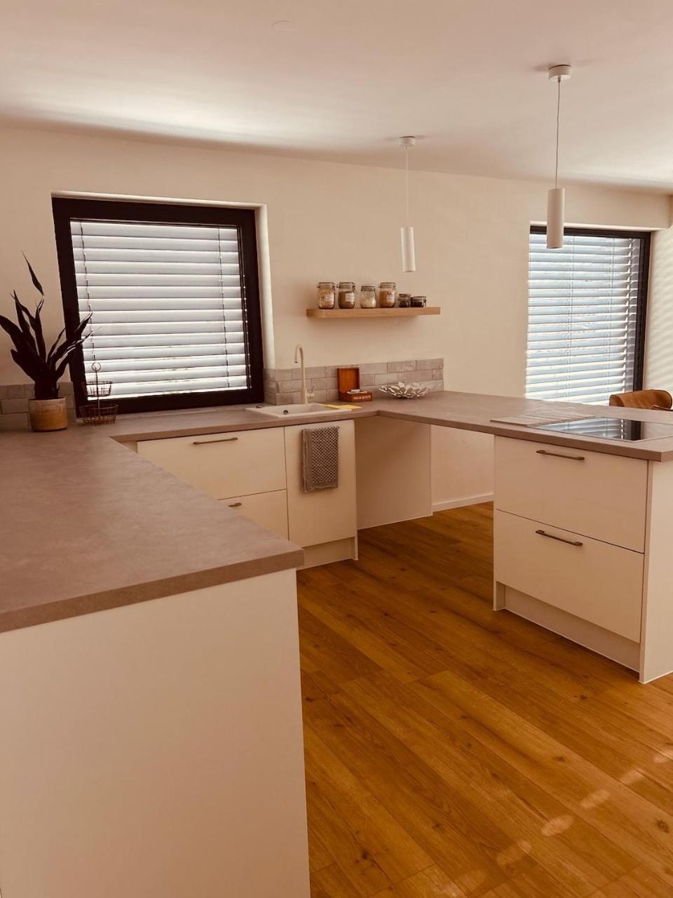AlbLoft - Modernes neues Apartment nahe City & Alb für bis zu 6 Personen in Kirchentellinsfurt
