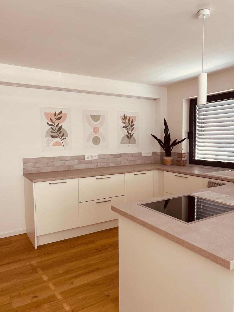 AlbLoft - Modernes neues Apartment nahe City & Alb für bis zu 6 Personen in Kirchentellinsfurt
