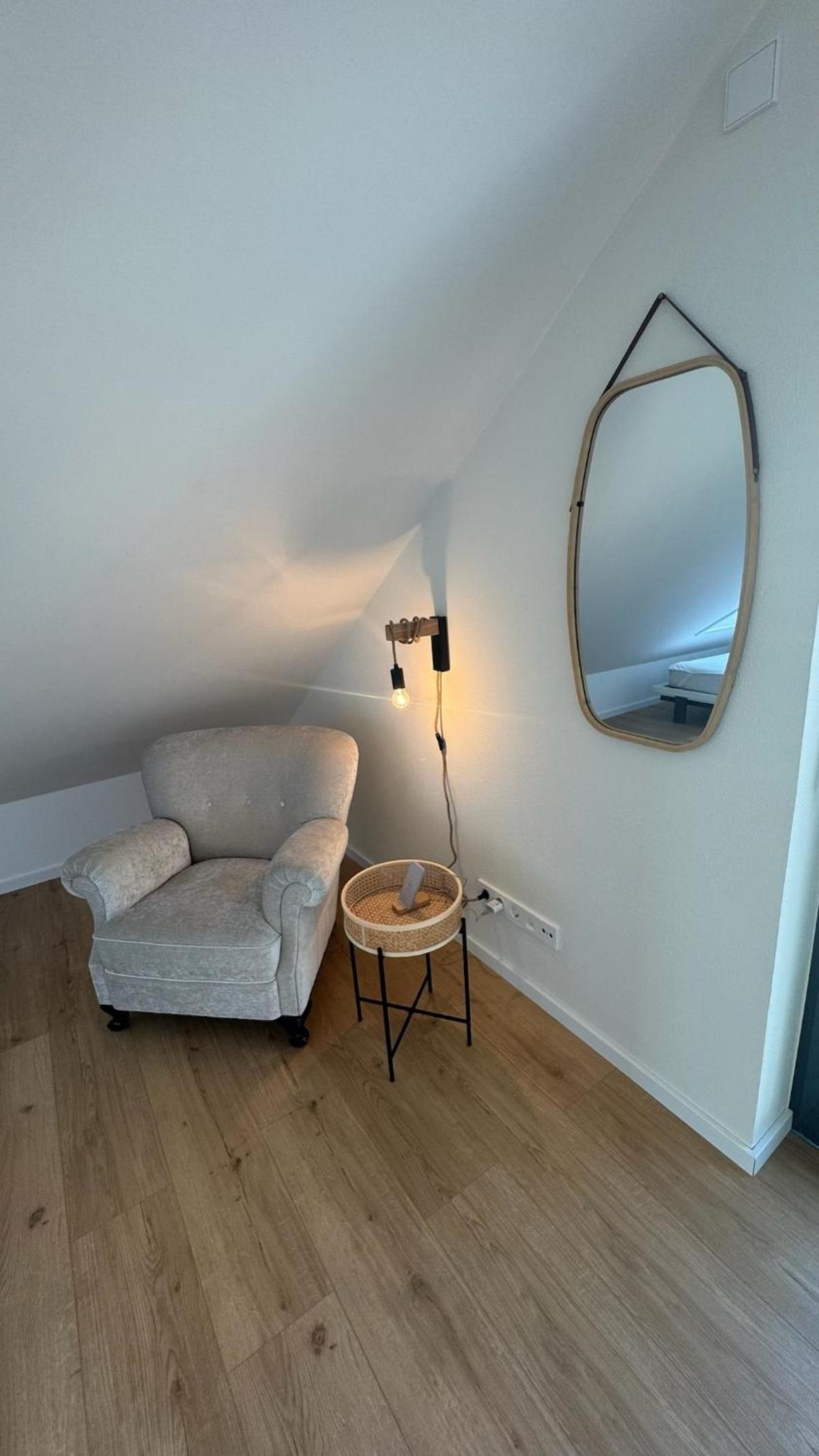 DachNest - Wundervolles neues Dachgeschoss Apartment für bis zu 4 Personen in Kirchentellinsfurt